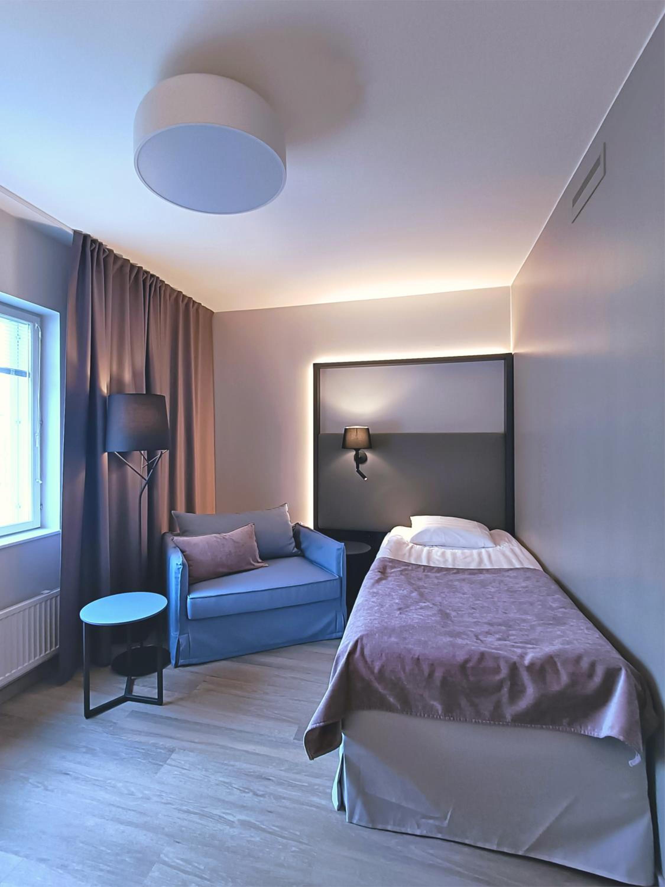 Single Room with Bathroom photo 2