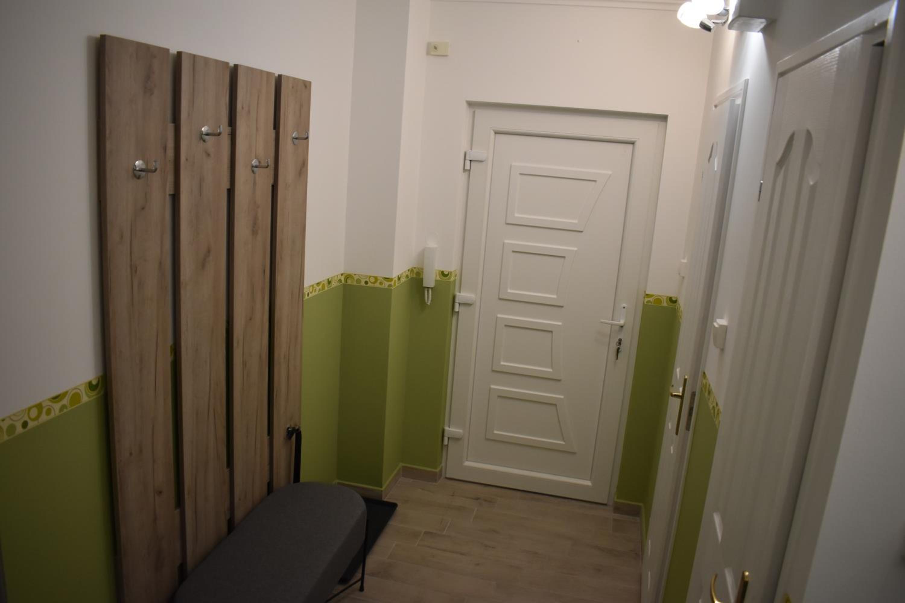 One-Bedroom Apartment - Photo 9