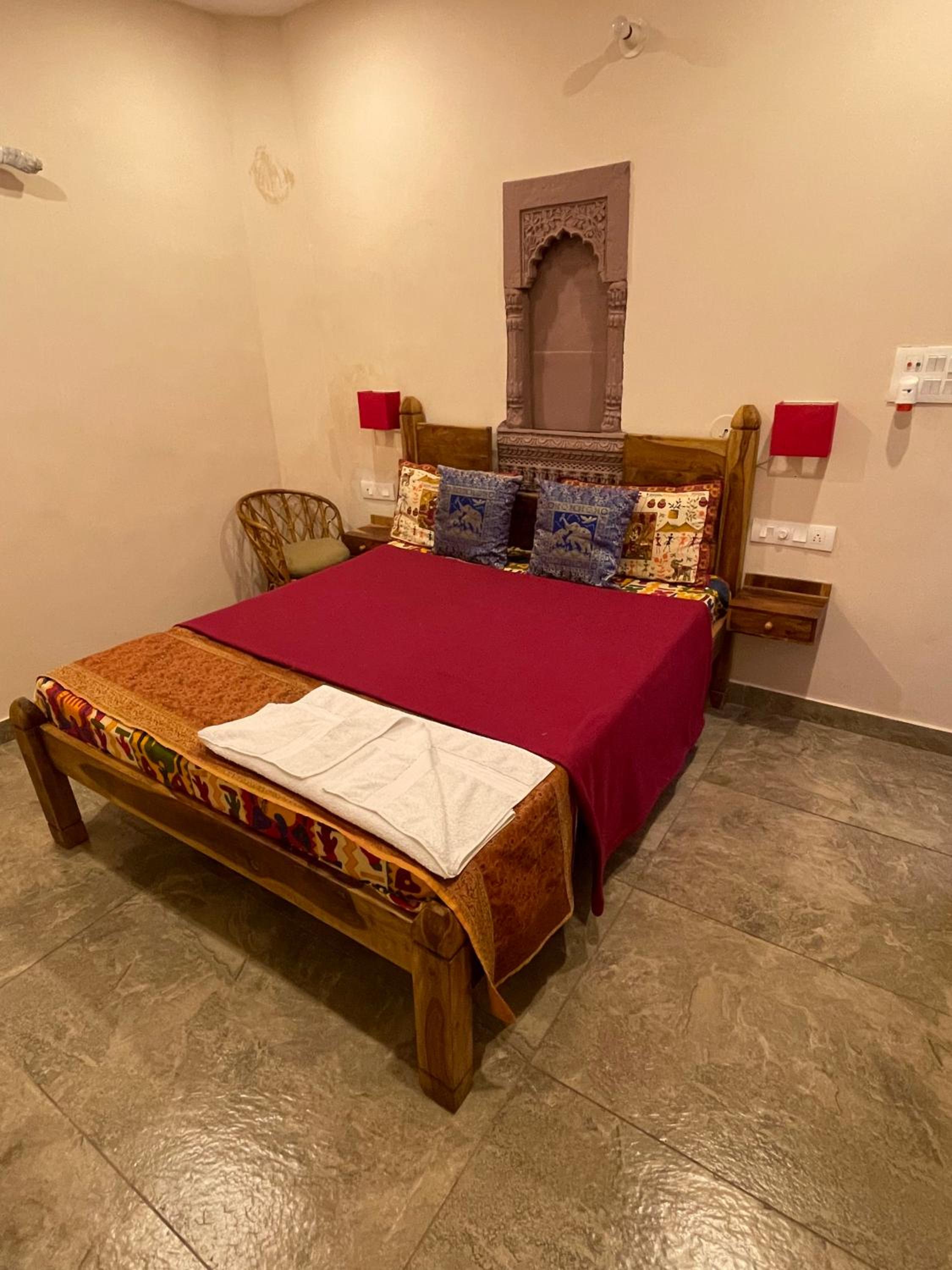 Deluxe King Room - Photo 6