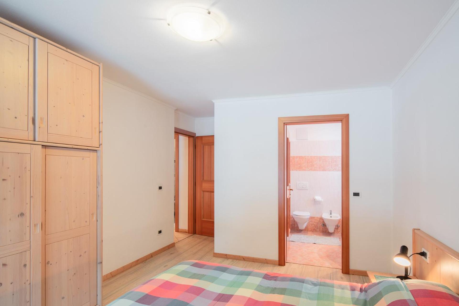 Two-Bedroom Apartment with 2 Bathrooms