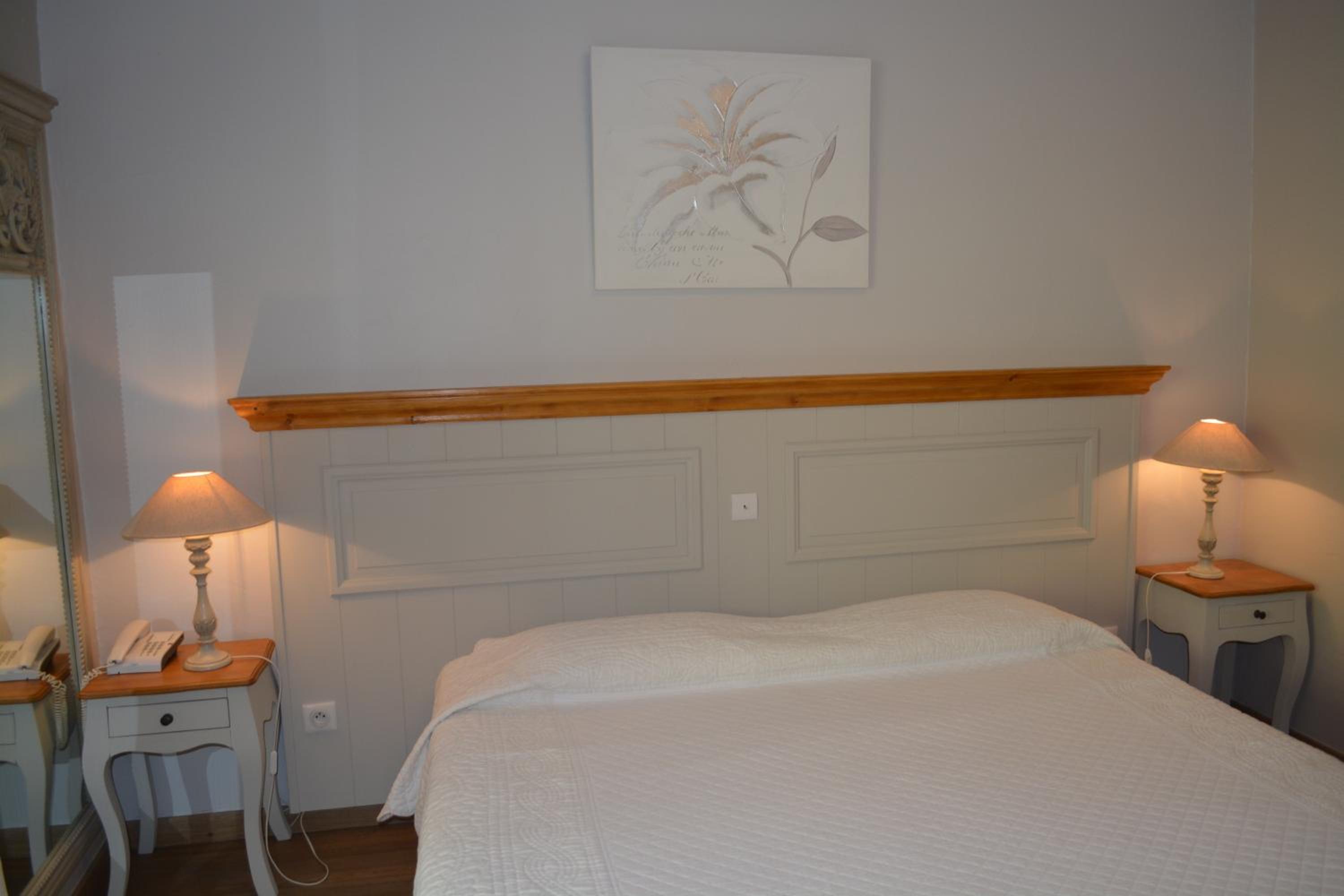 Superior Double Room with Terrace and Rock View photo 3