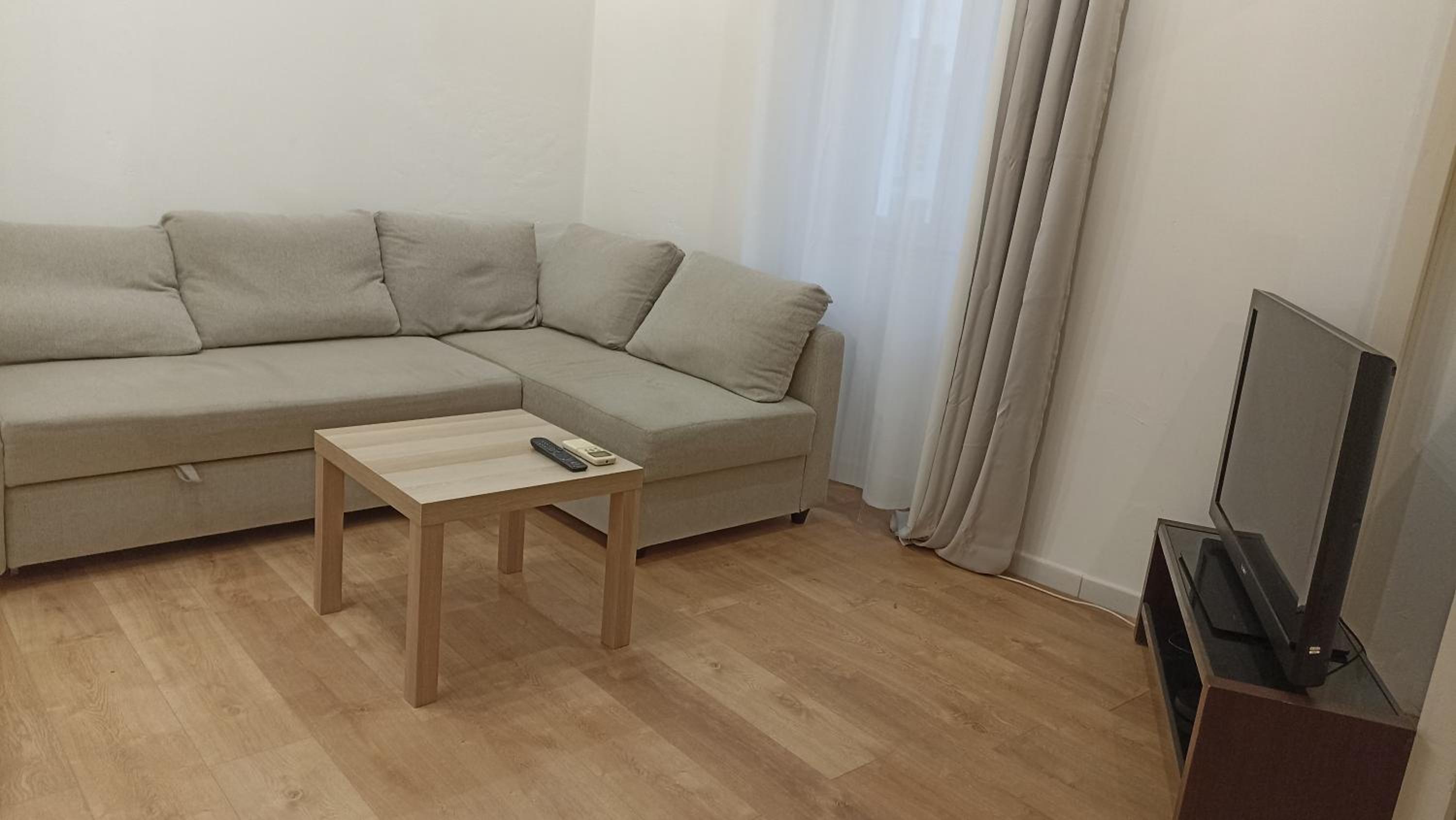 One-Bedroom Apartment photo 3