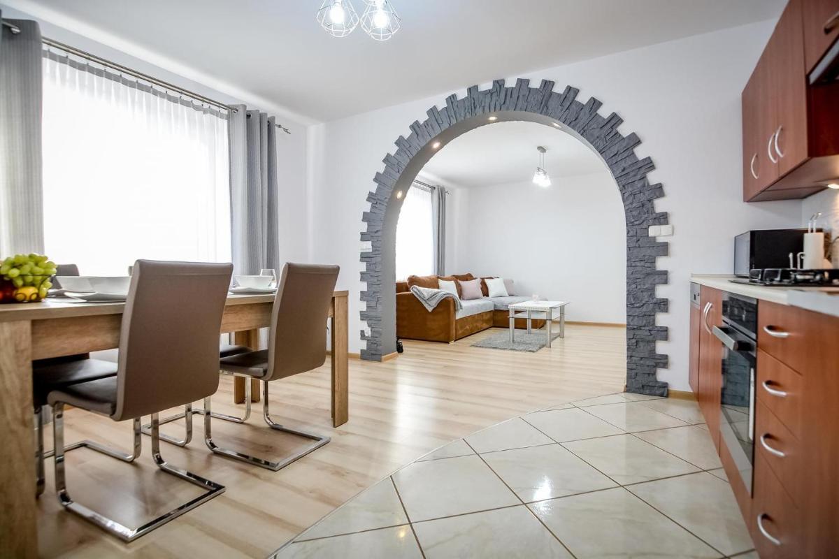 One-Bedroom Apartment - Photo 8