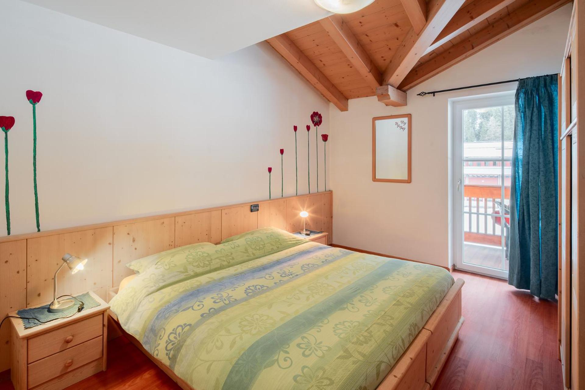 One-Bedroom Apartment with Balcony