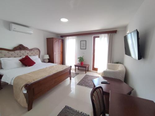 King Room with Balcony