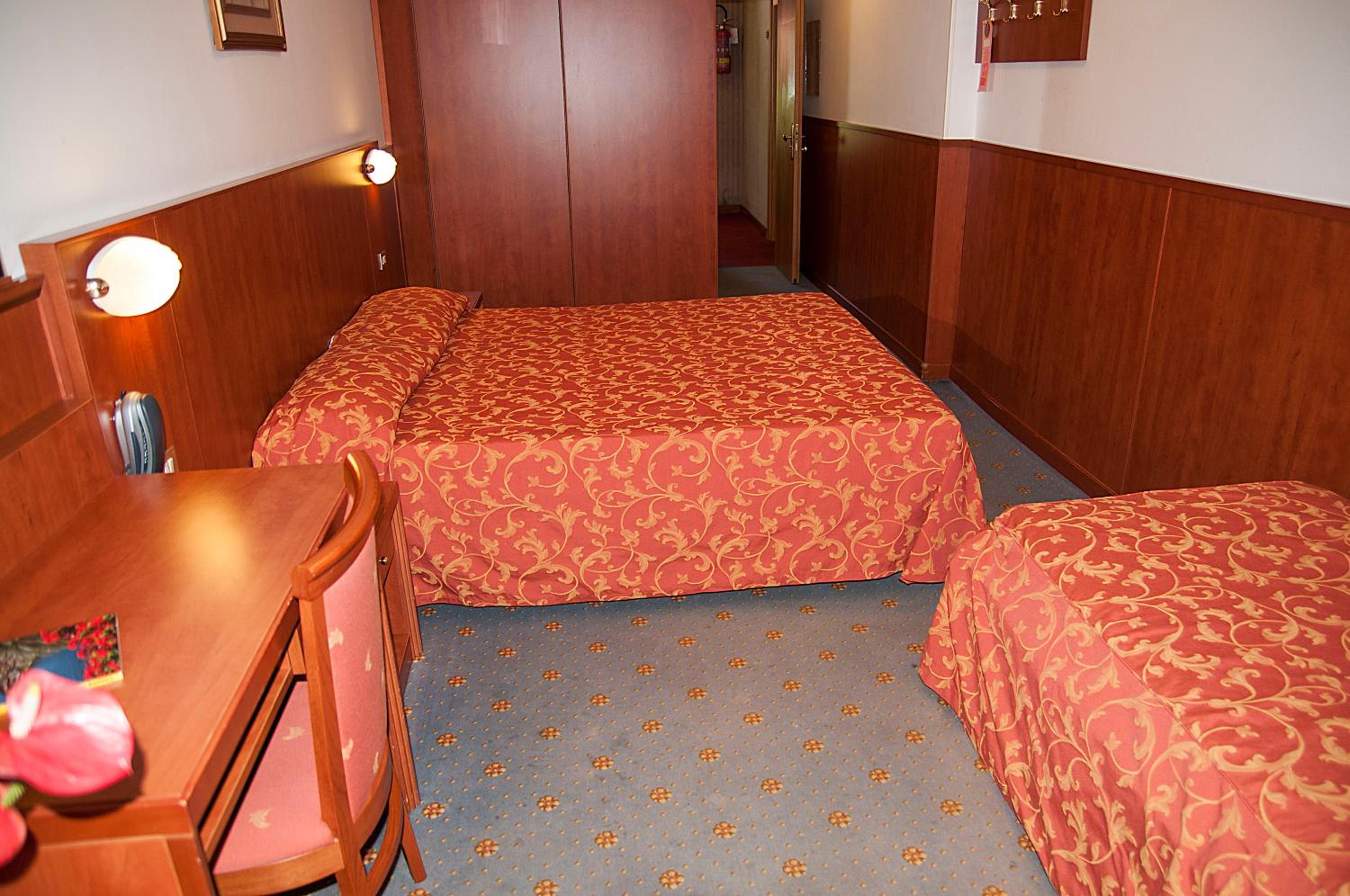 Family Triple Room - Photo 1