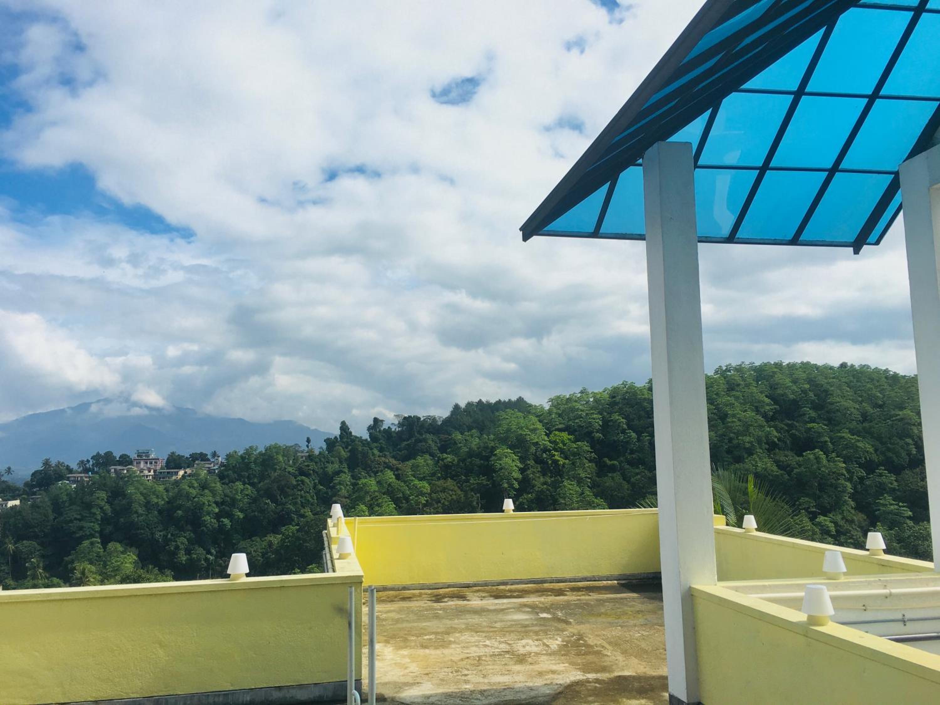Apartment with Mountain View photo 2