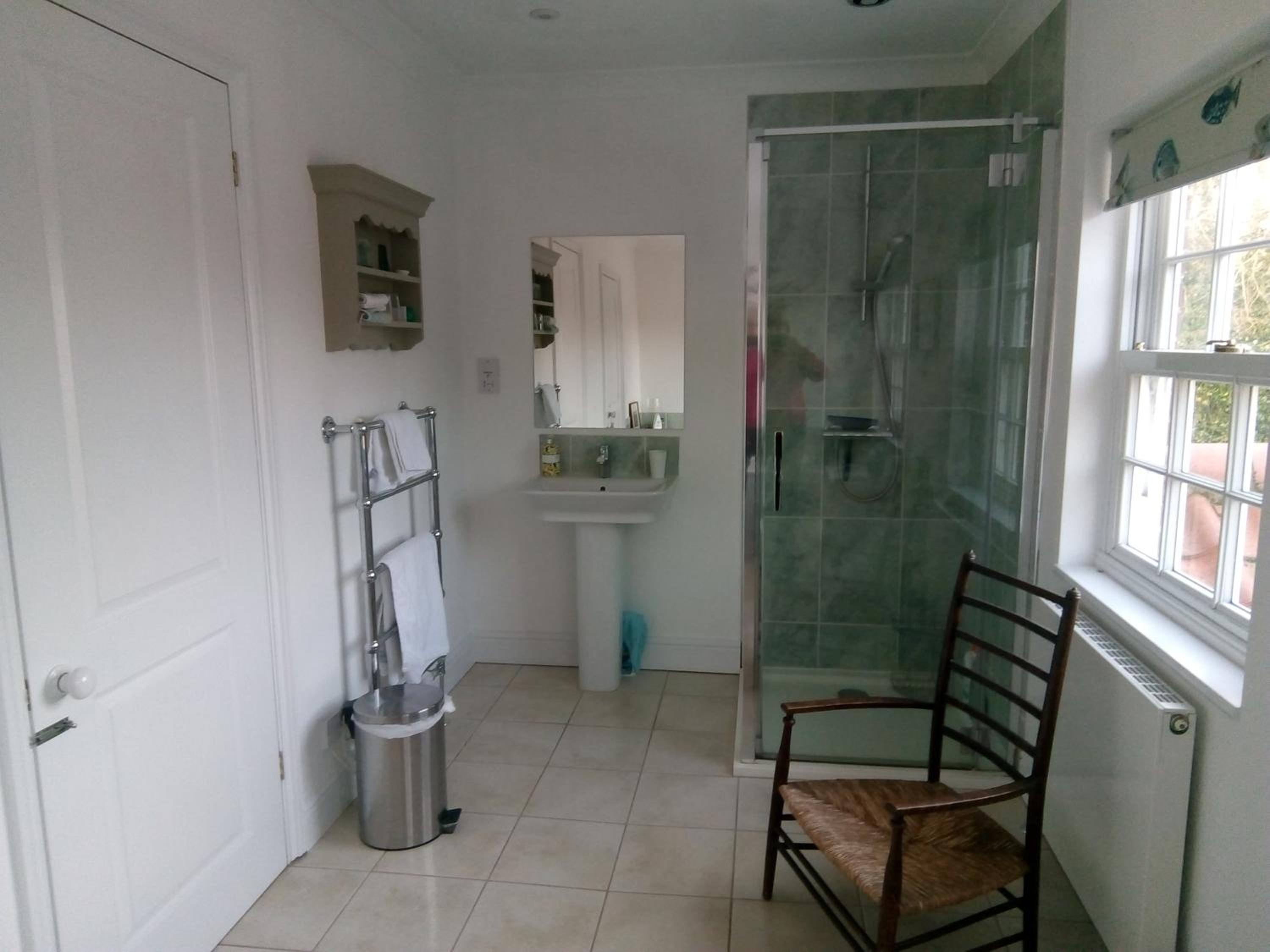 Double or Twin Room with Private Bathroom photo 3