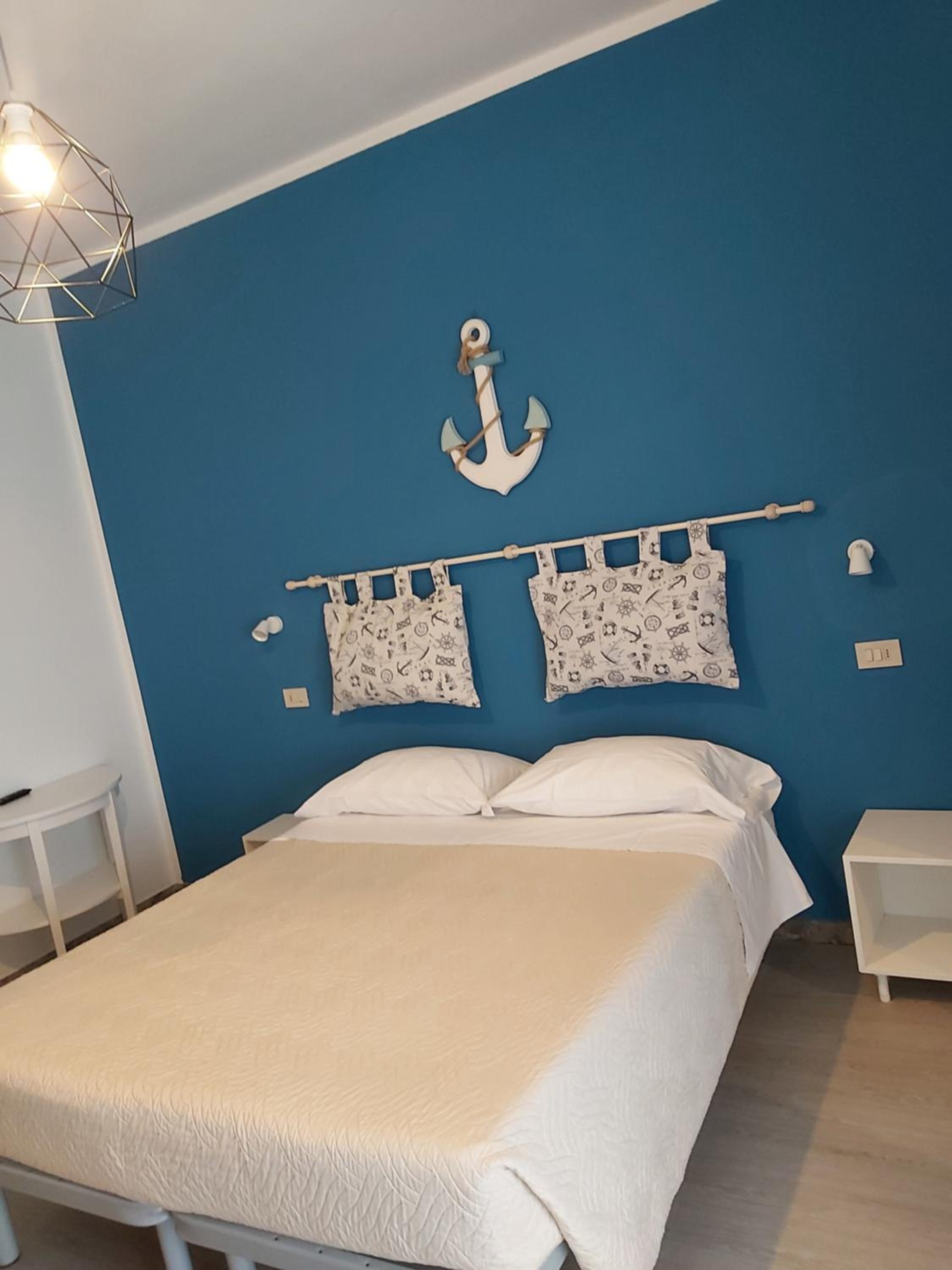 Small Double Room - Photo 2