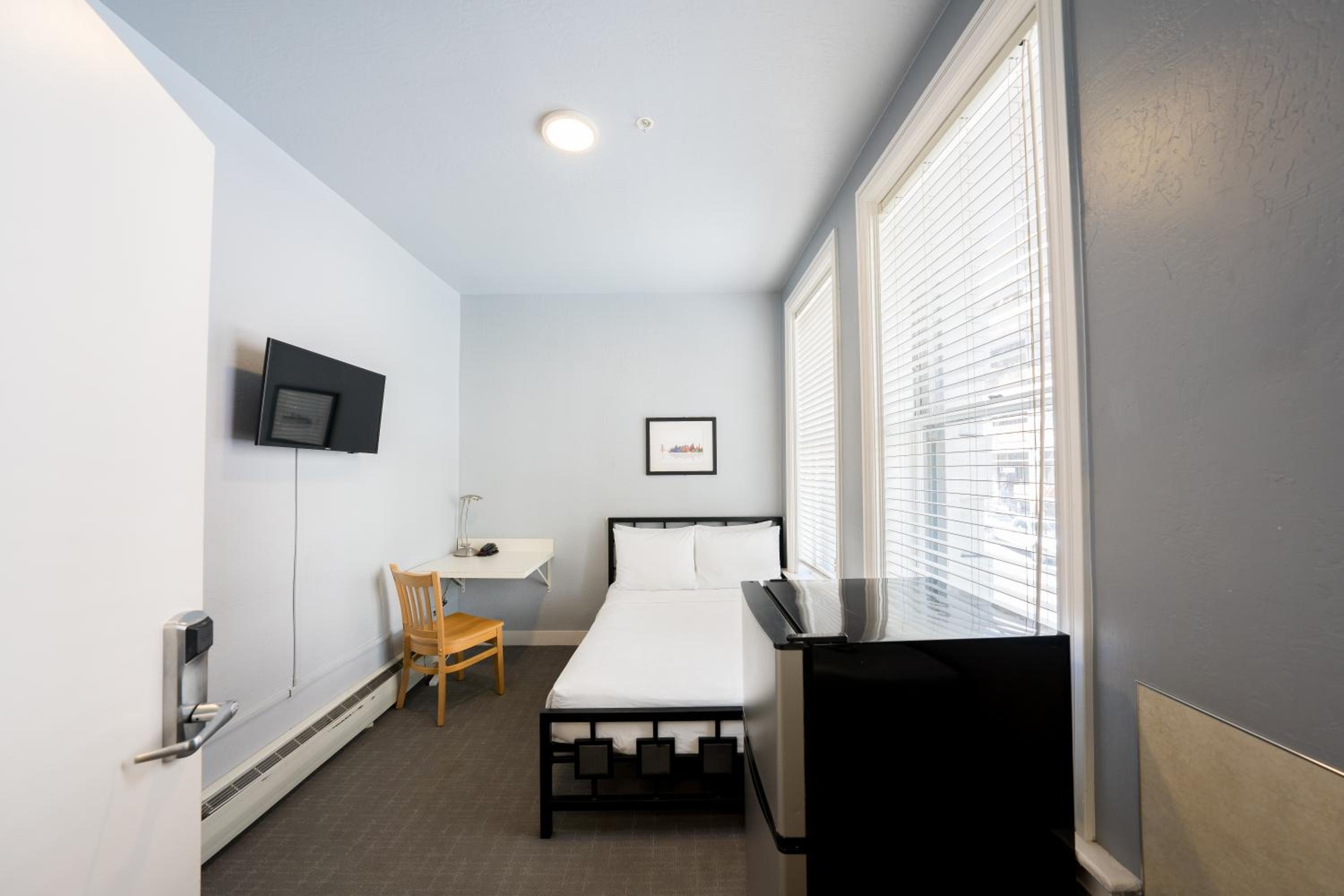 Single Room with Shared Bathroom