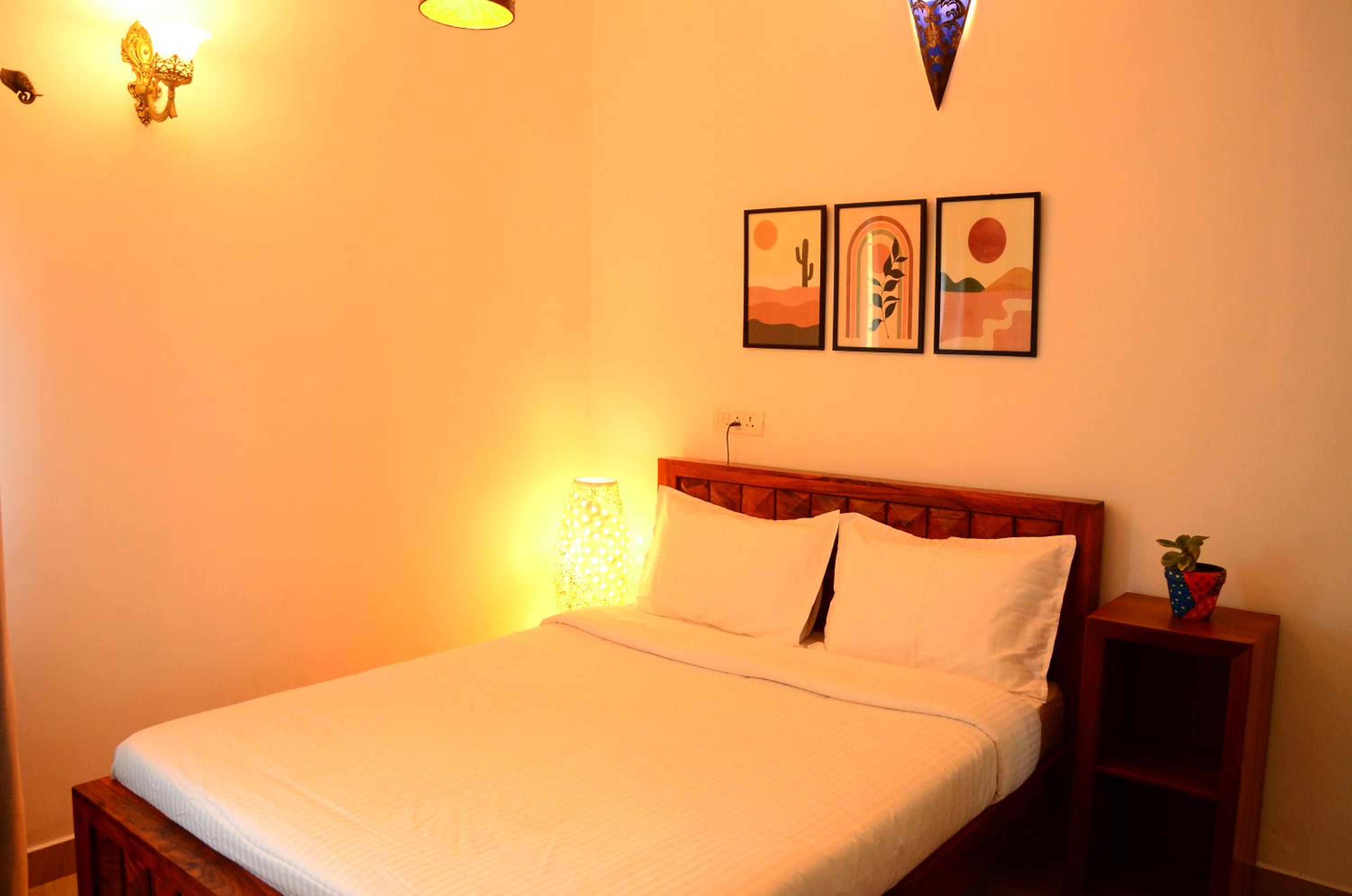 Deluxe Double Room with Private Balcony photo 2
