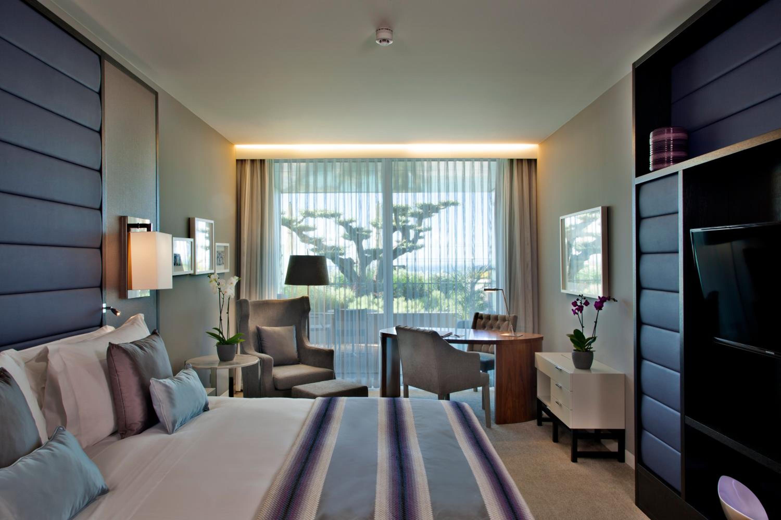 Classic Twin Room with Garden View - Disability Access thumbnail 5