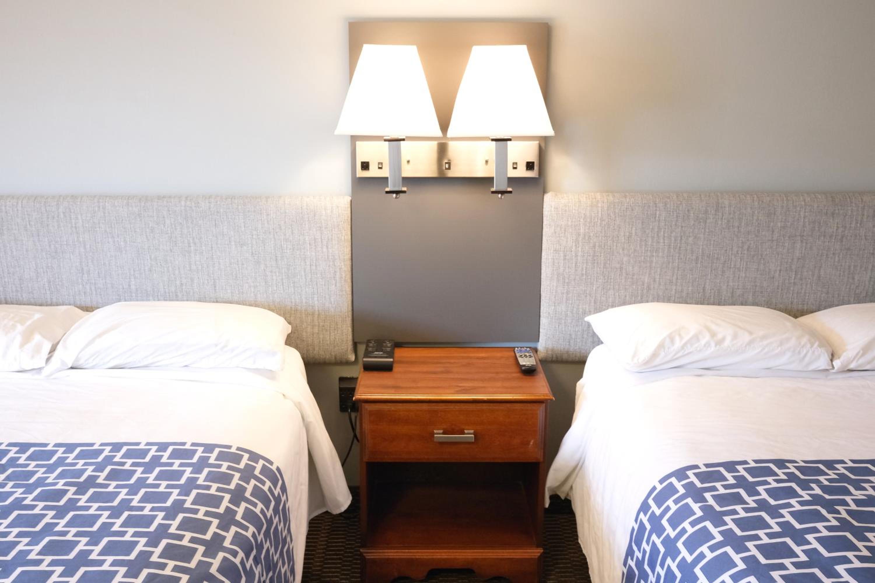 Deluxe Two Double Beds - Non-Smoking - Photo 7
