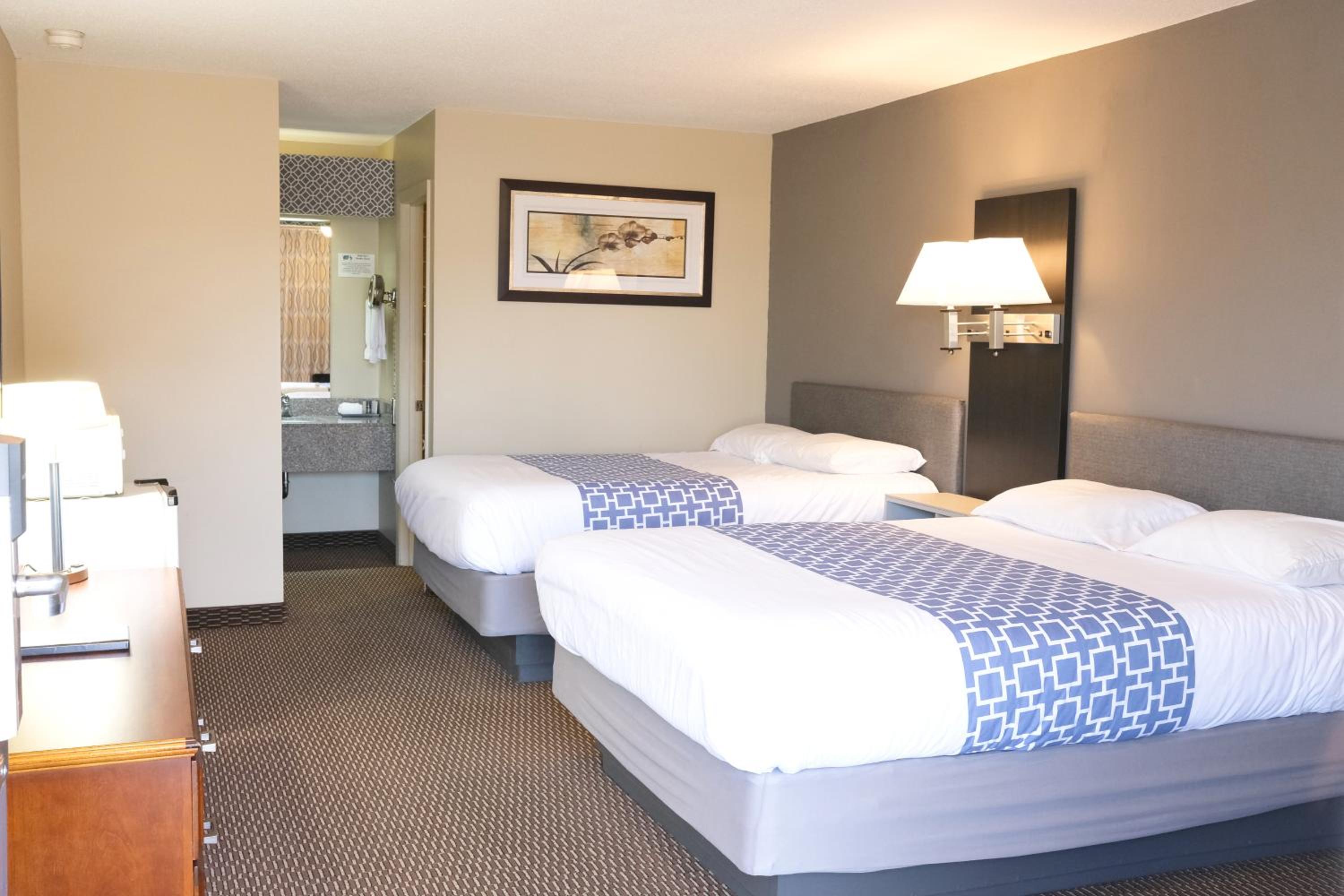 Deluxe Two Double Beds - Non-Smoking - Photo 5