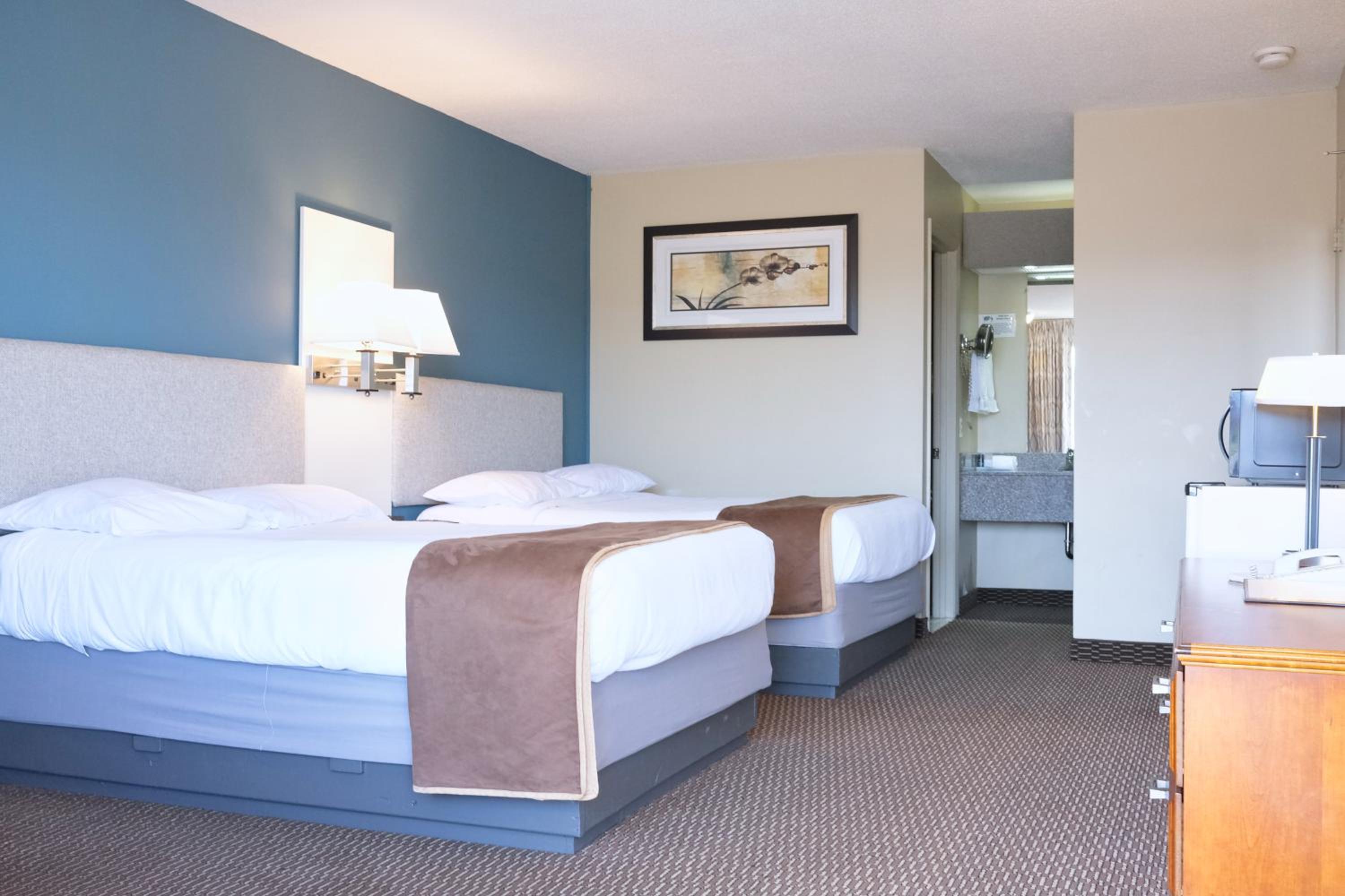 Deluxe Two Double Beds - Non-Smoking - Photo 3