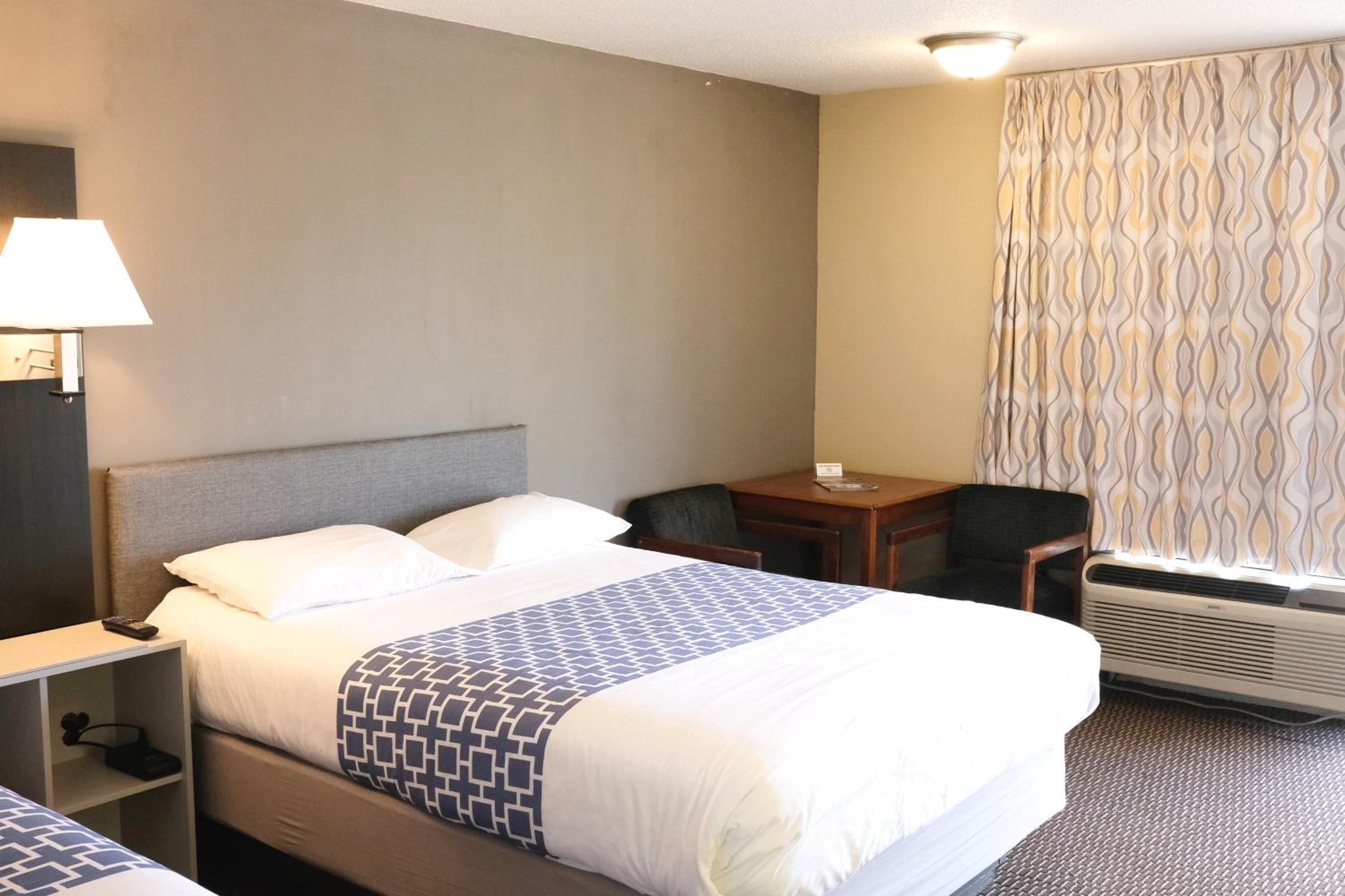 Deluxe Room - Photo 3