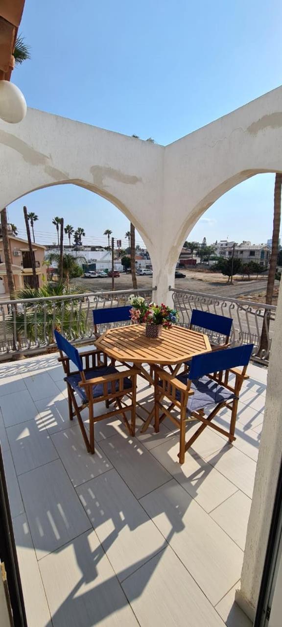 Apartment with Balcony photo 1