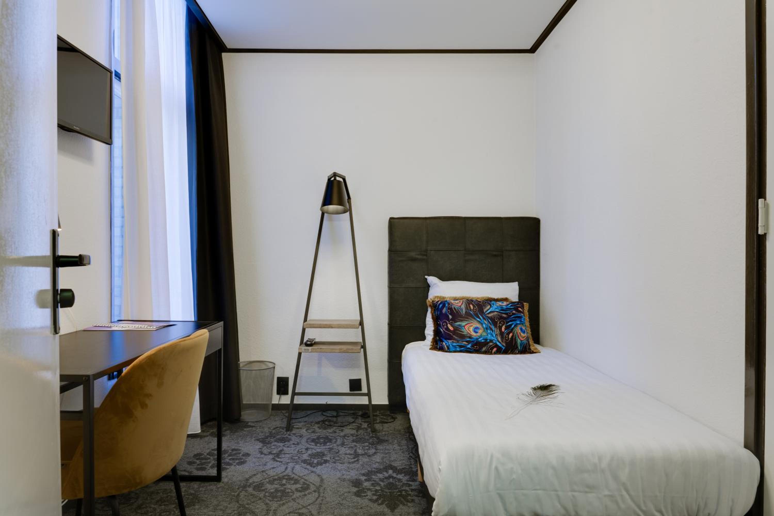 Single Room - Photo 1