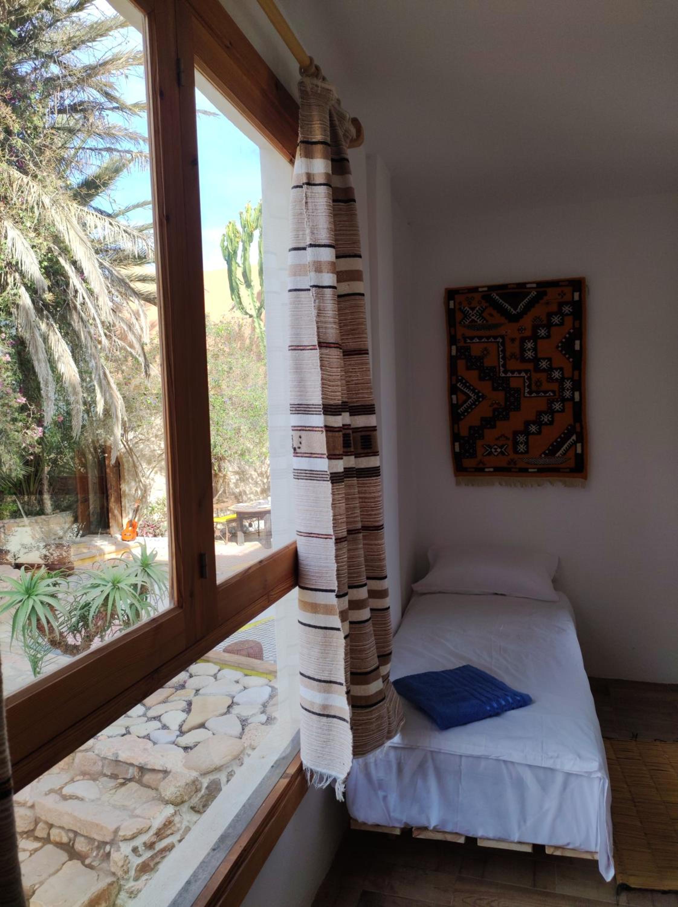 Apartment with Balcony - Photo 5