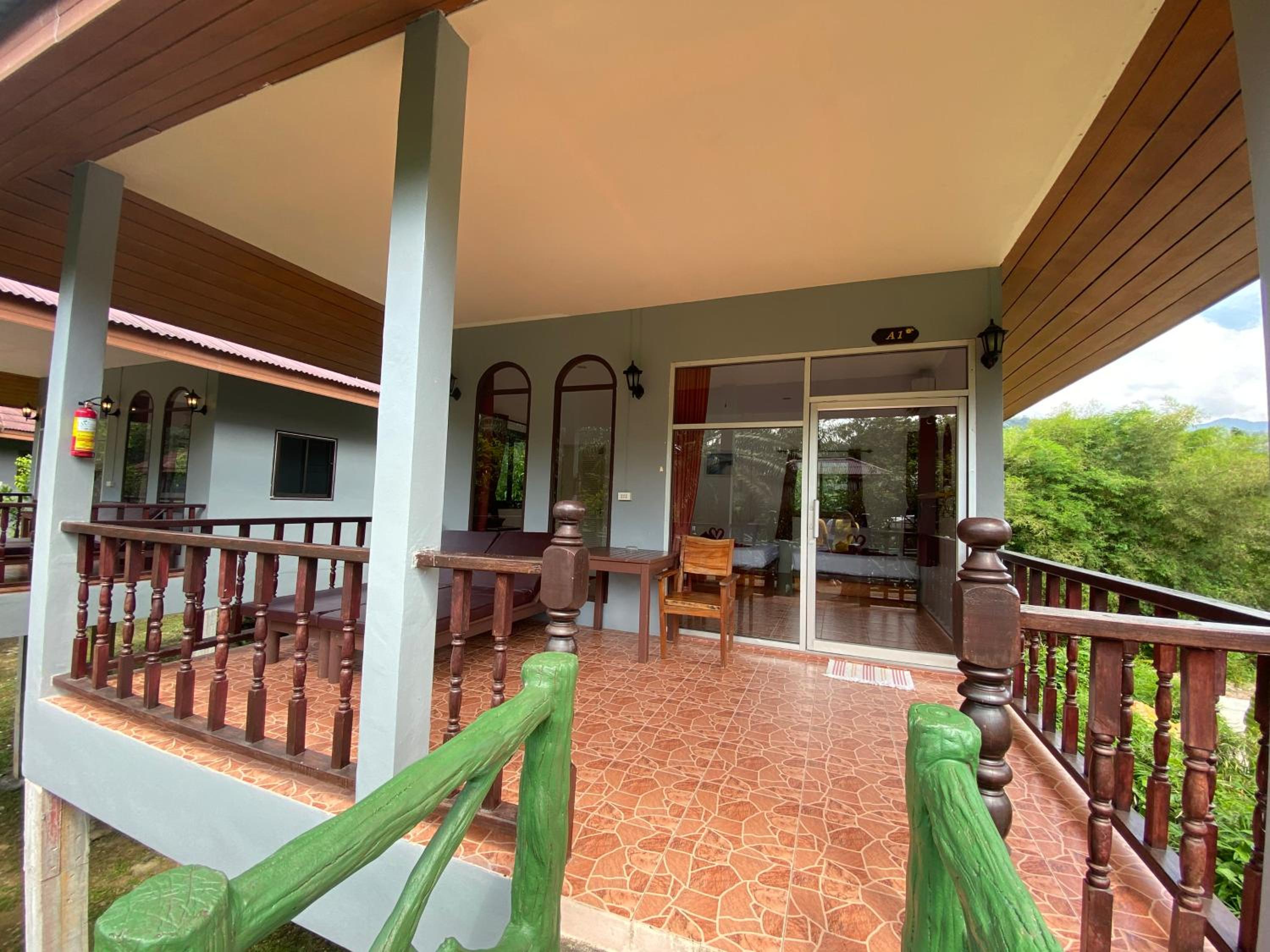 Standard Family Room - Photo 14