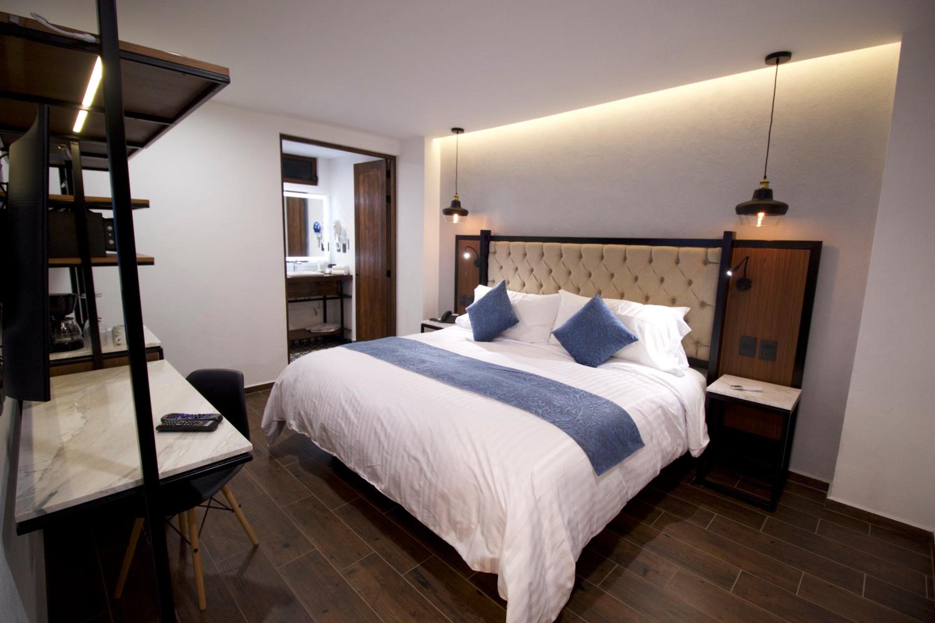 Standard Queen Room - Photo 3