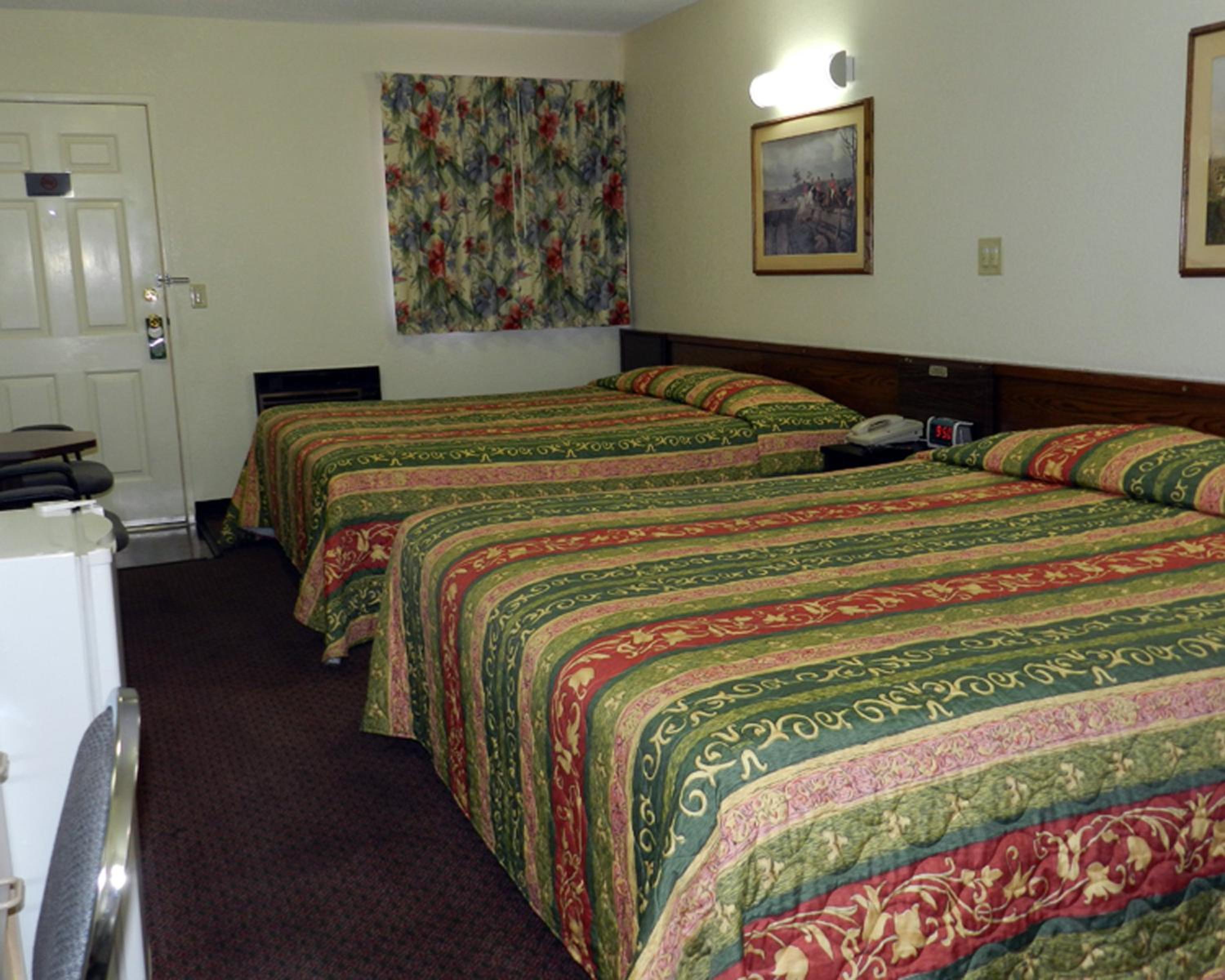 King Room with Two King Beds - Non-Smoking photo 1