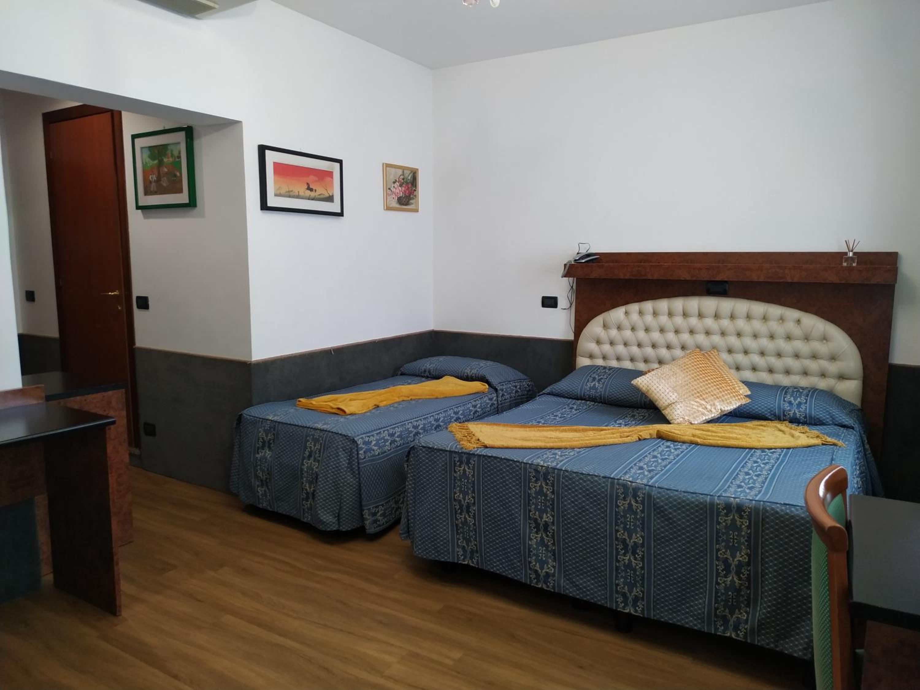 Family Room (2 Adults + 2 Children)