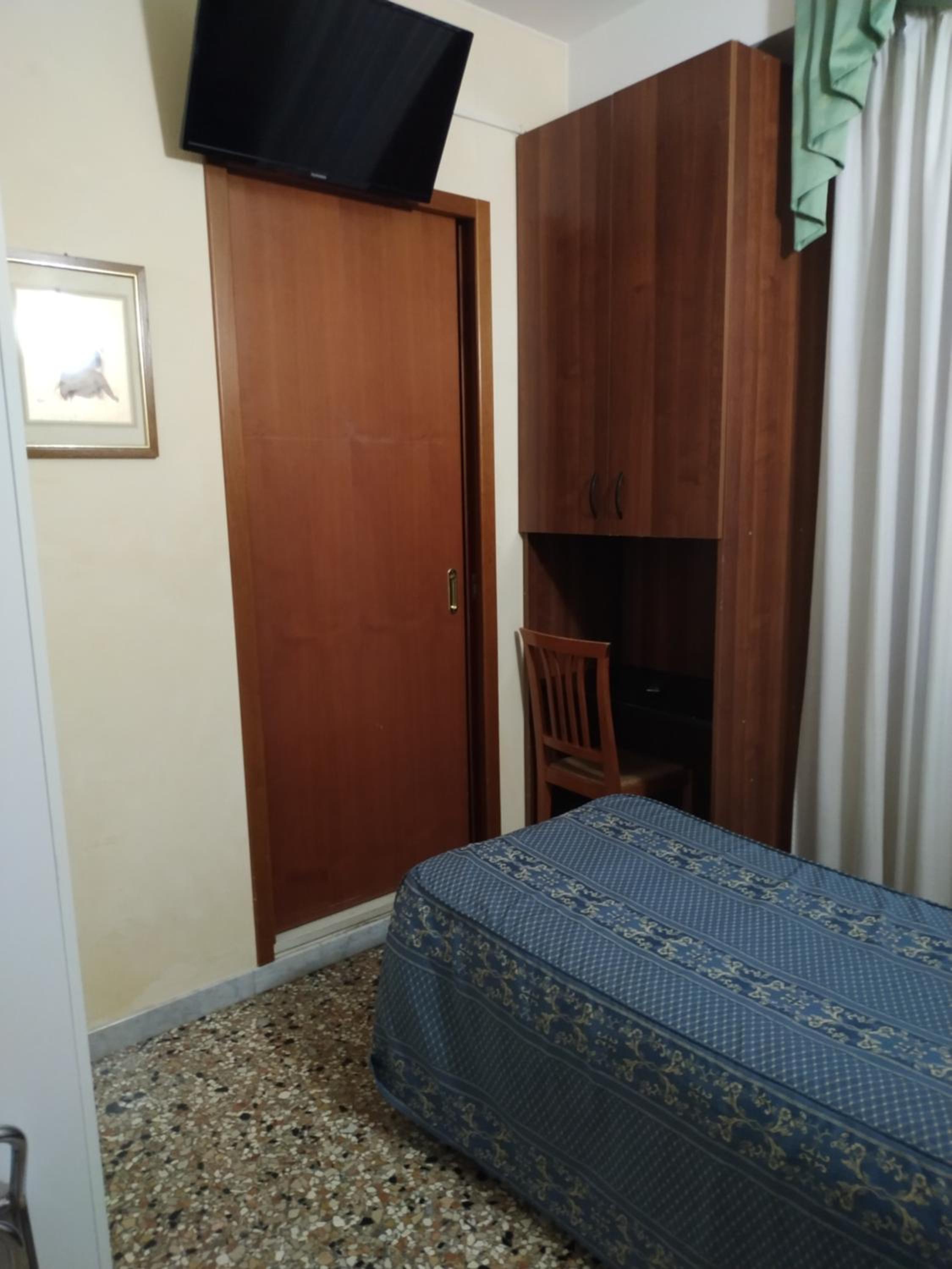 Single Room with Private Bathroom