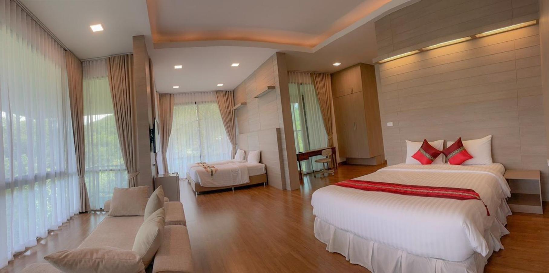 Family Room - Photo 8