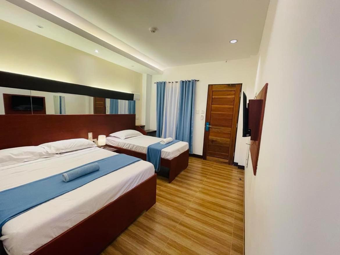 Double or Twin Room with Private Bathroom - Photo 4