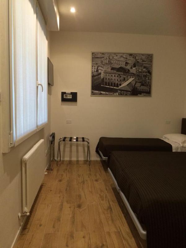 Double Room - Photo 10