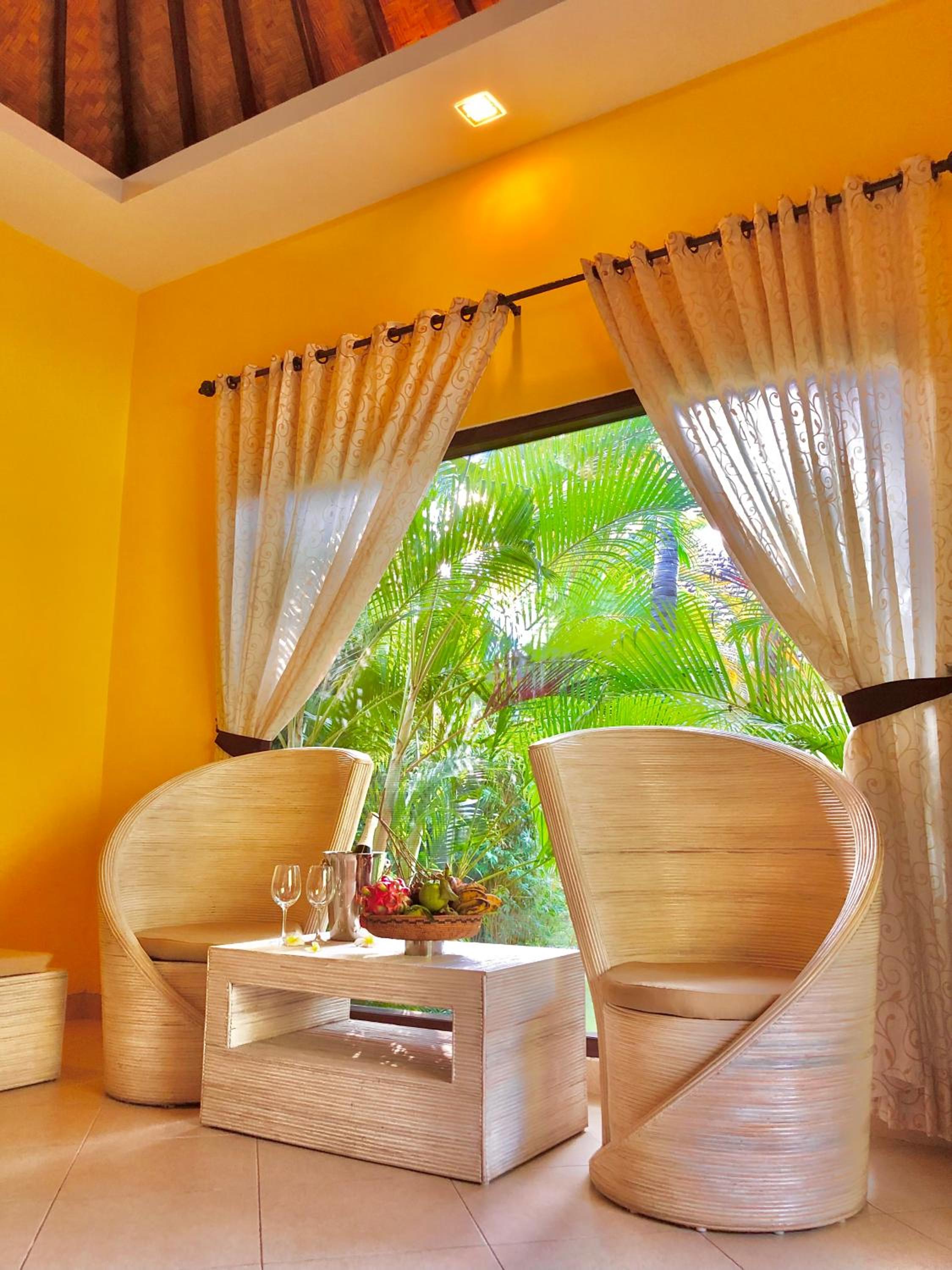 Deluxe Bungalow with Garden View - Photo 8