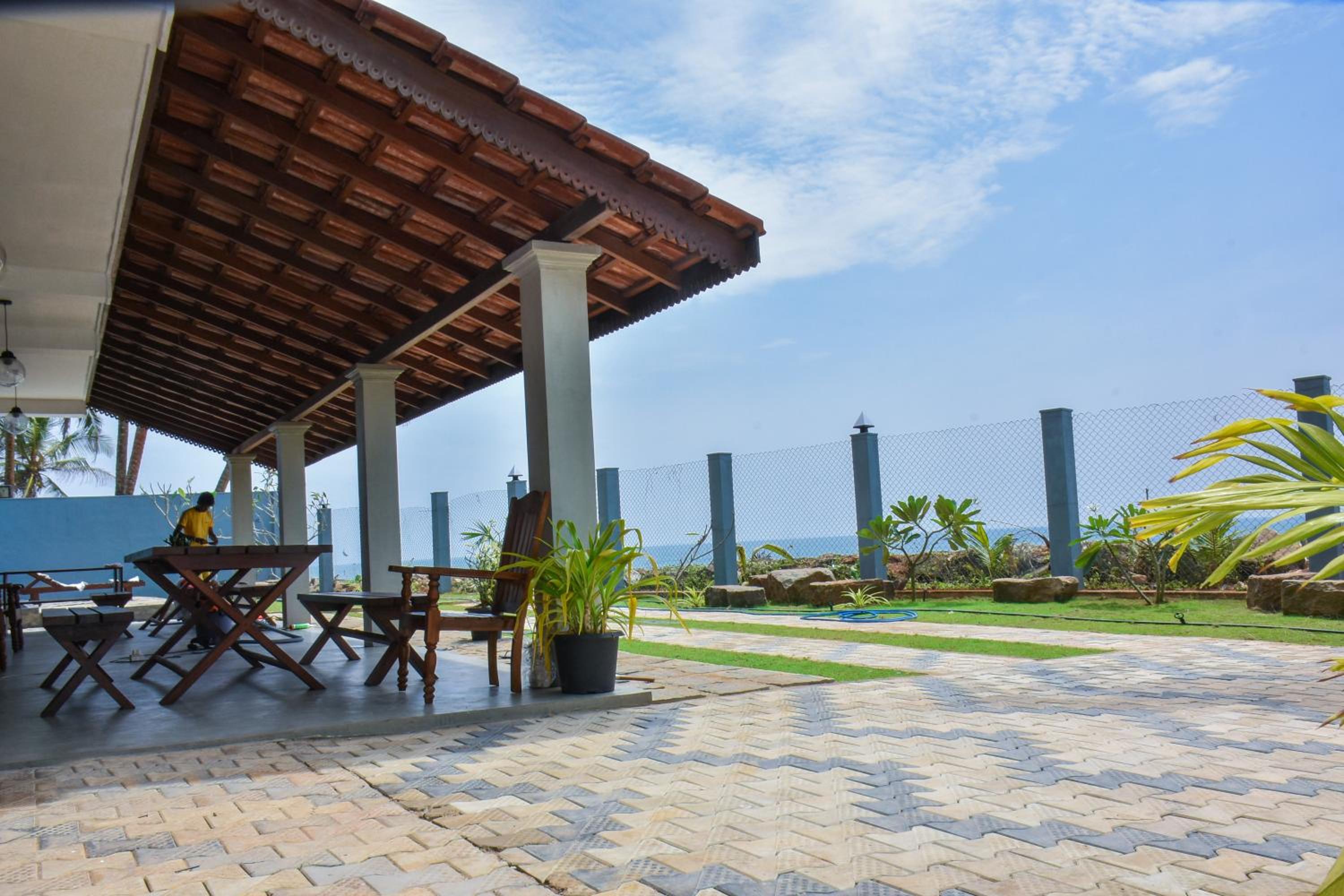 Deluxe Double Room With Sea View - Photo 4