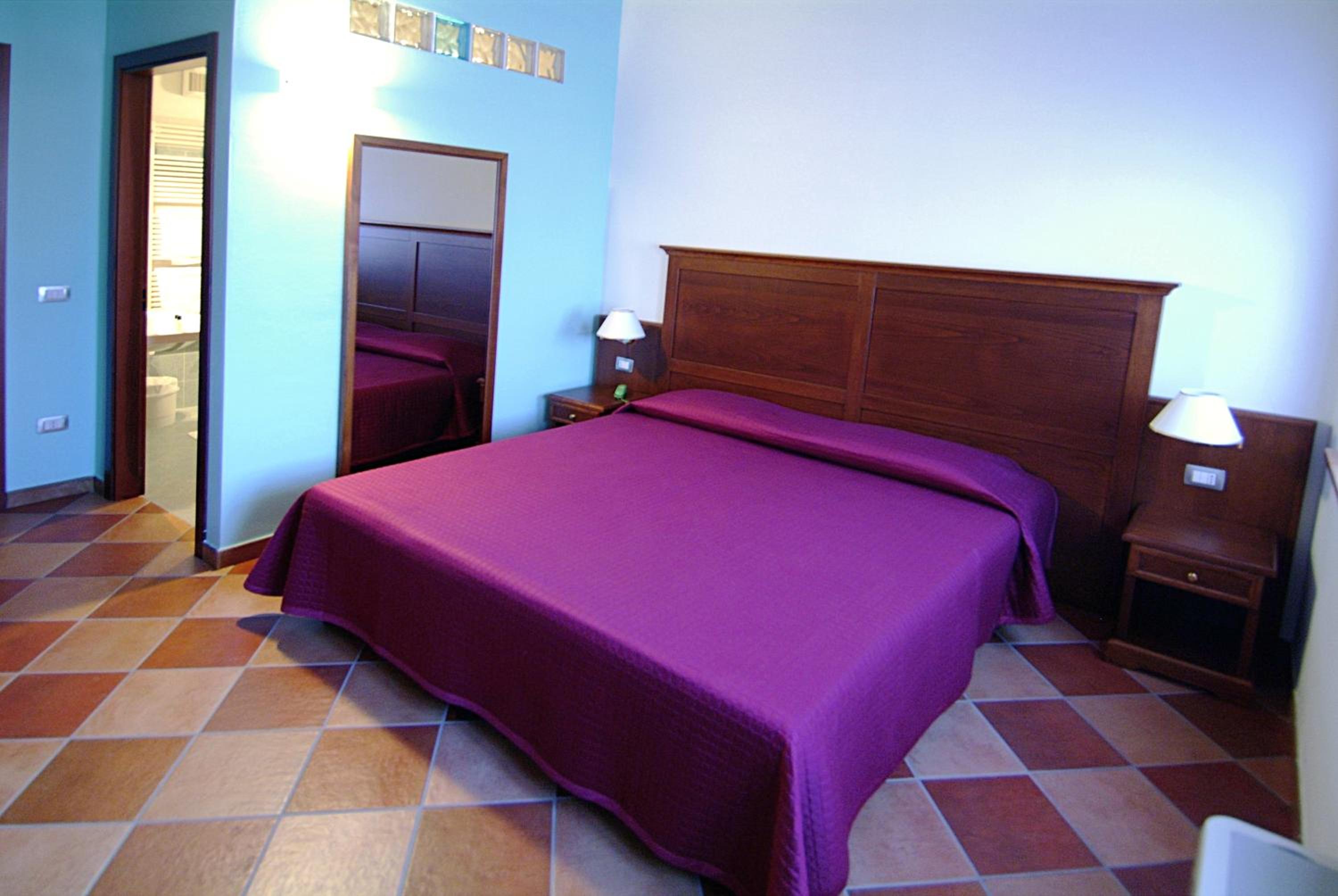 Double Room with Daily Pool Access  - Photo 10