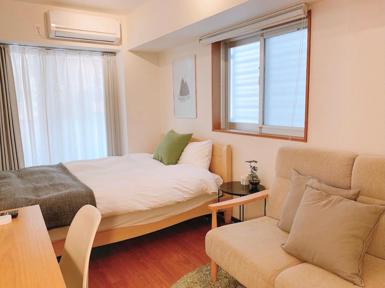 Apartment with Balcony photo 1