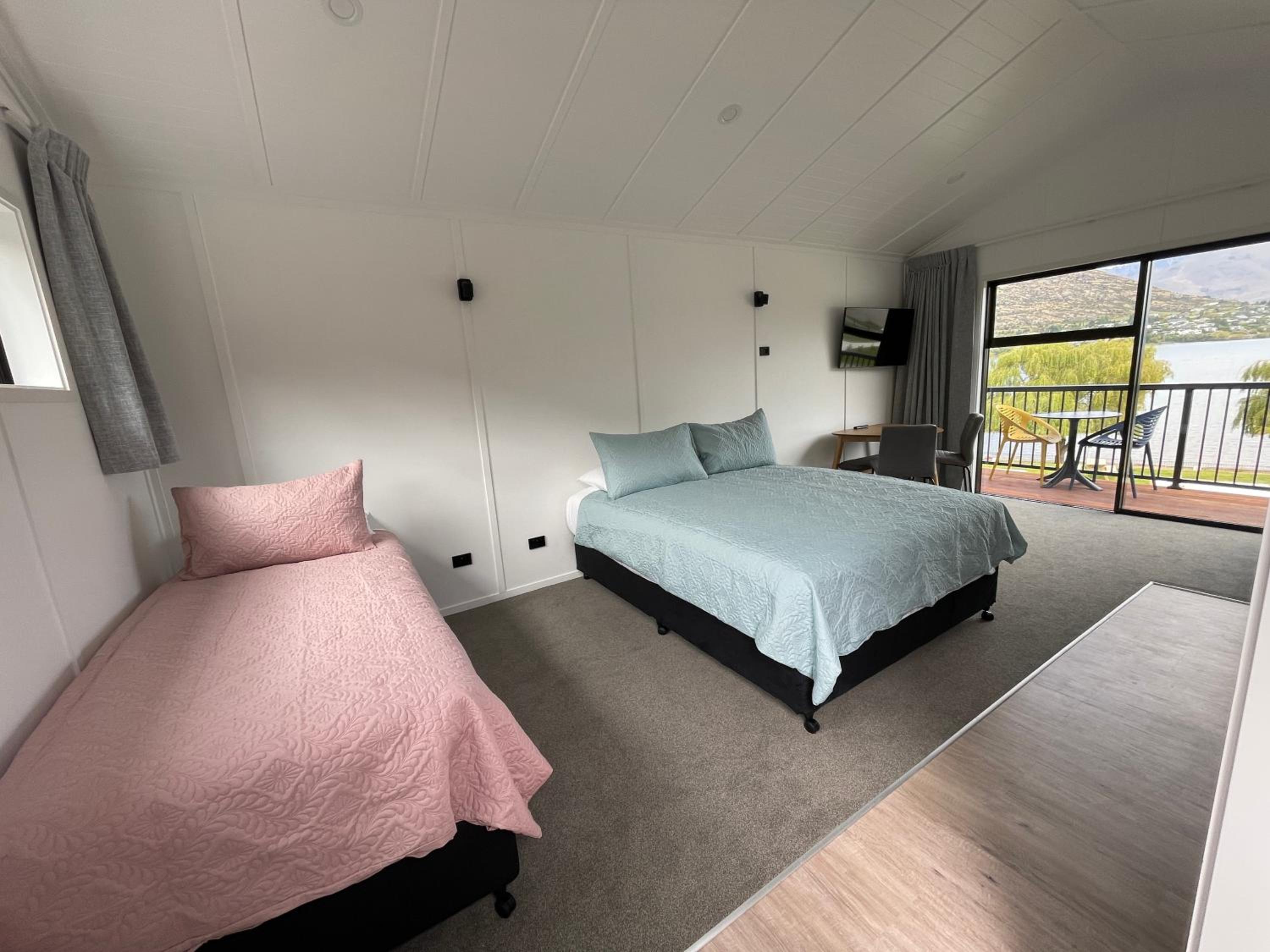 Cabin with Communal Bathroom (Sleeps 3) - Photo 1