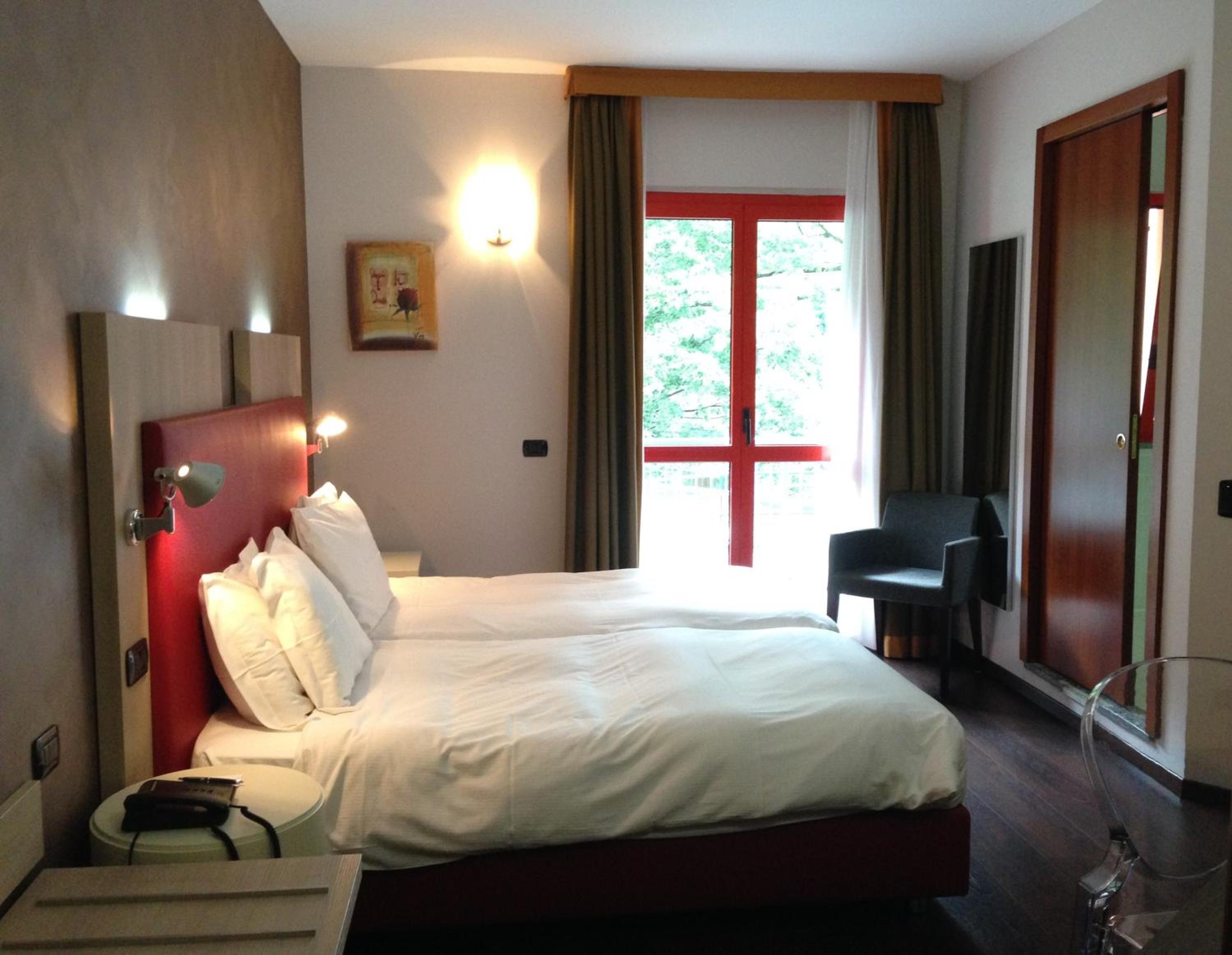 Double or Twin Room - Photo 1