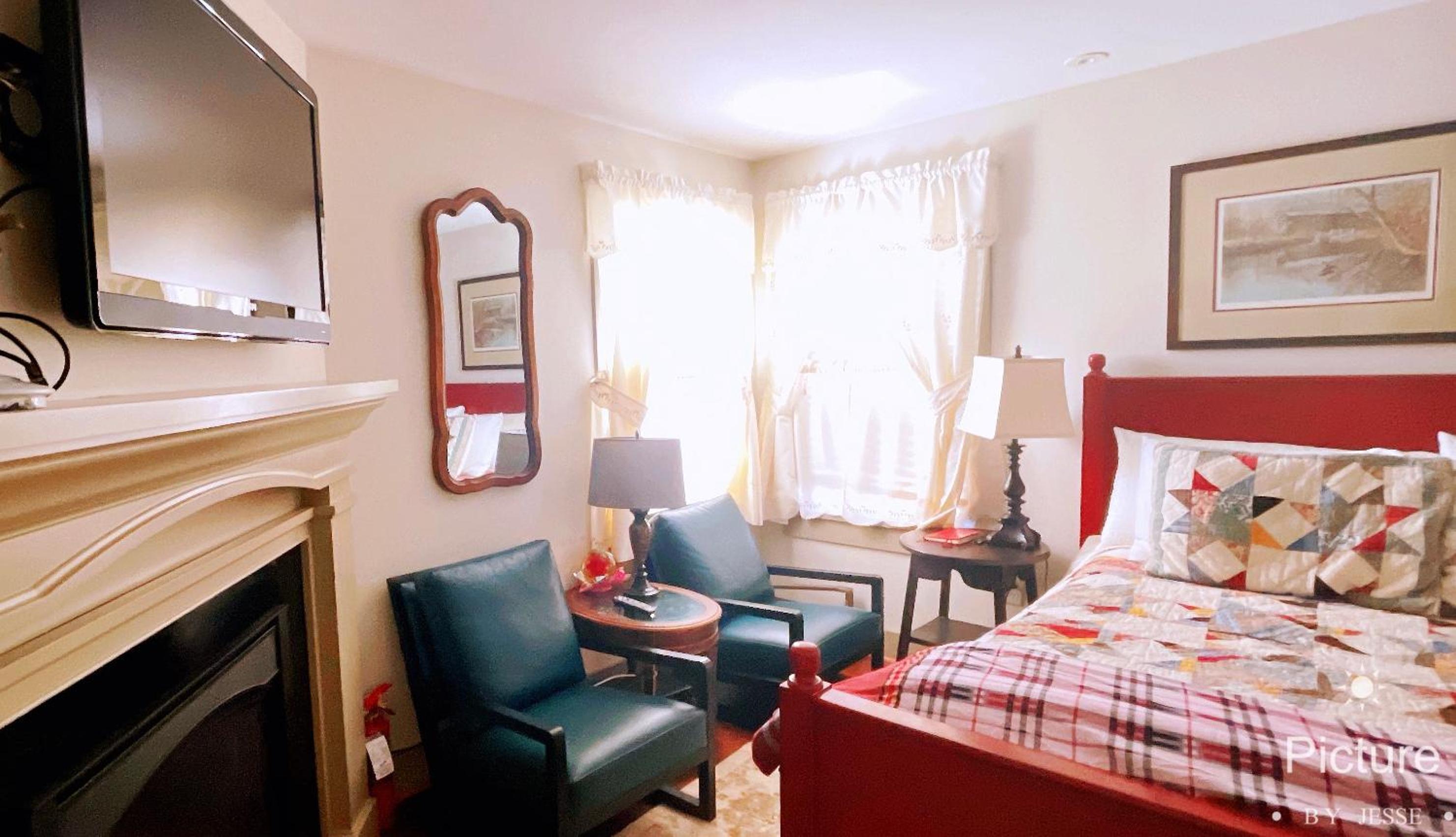 Queen Room with Spa Bath photo 3