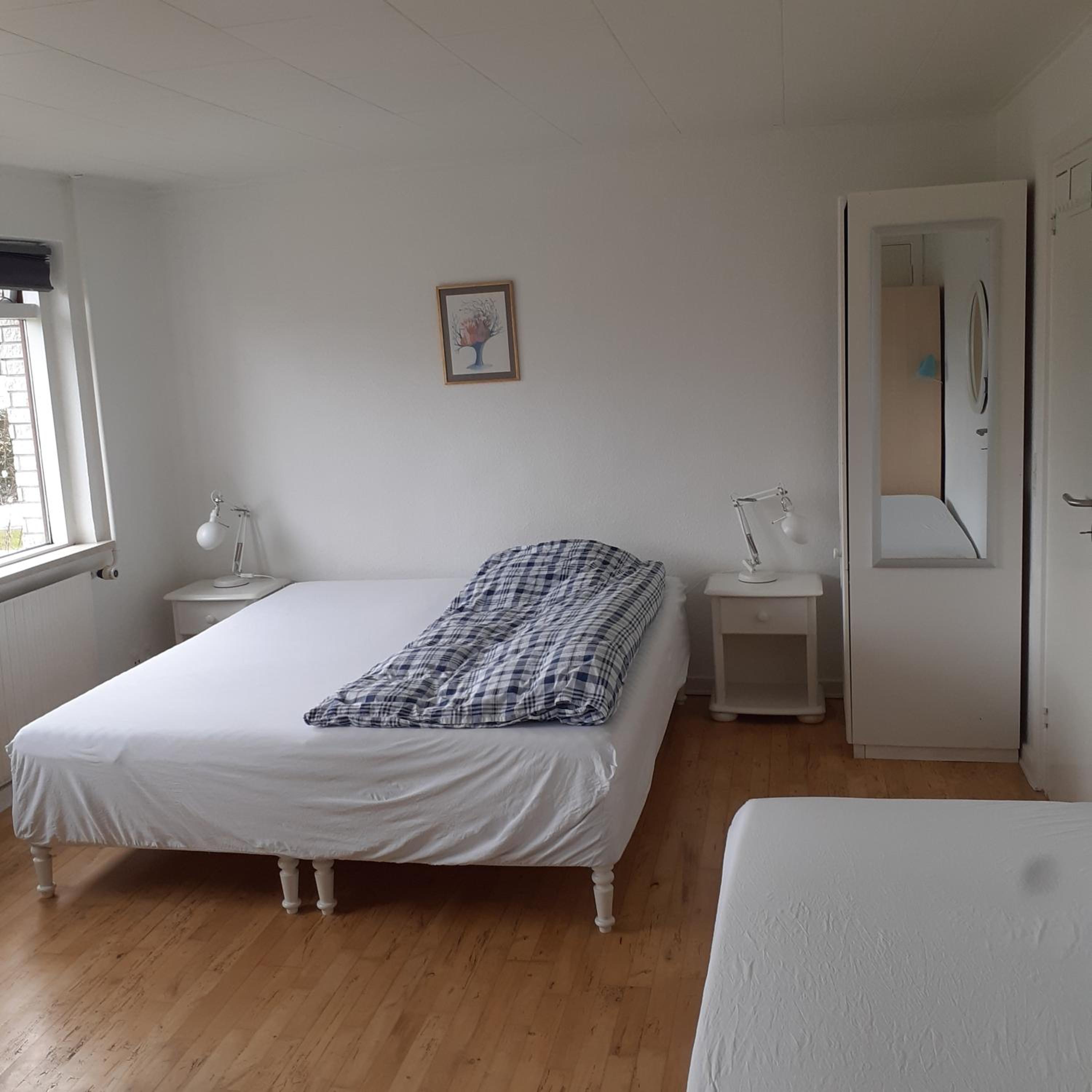 Double Room with Shared Bathroom photo 3
