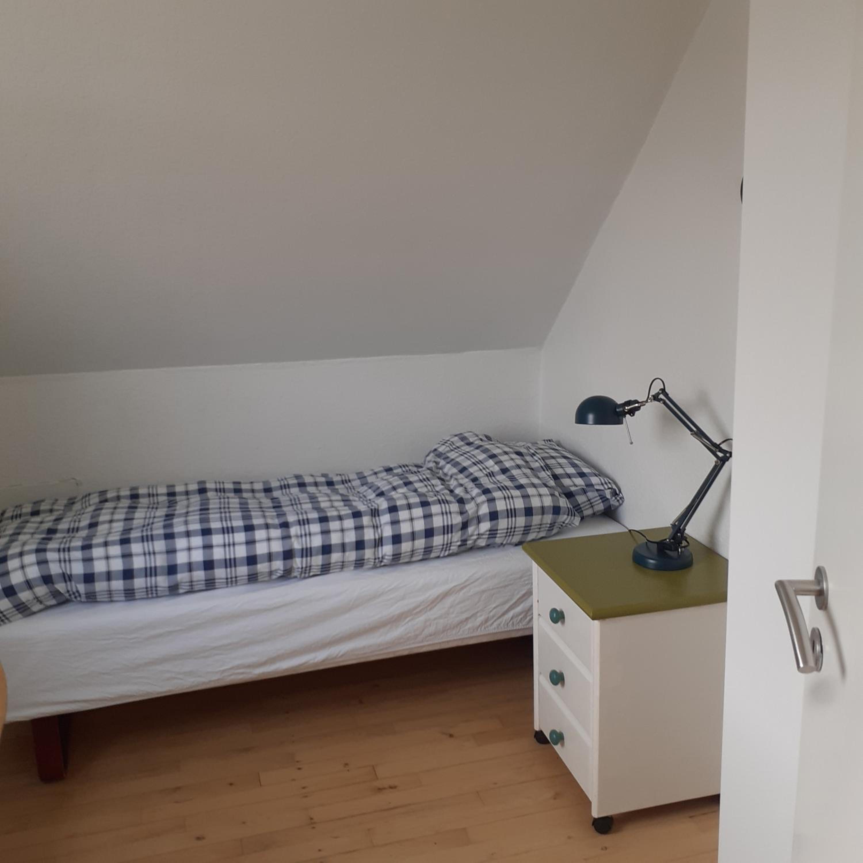 Single Room with Shared Bathroom photo 3