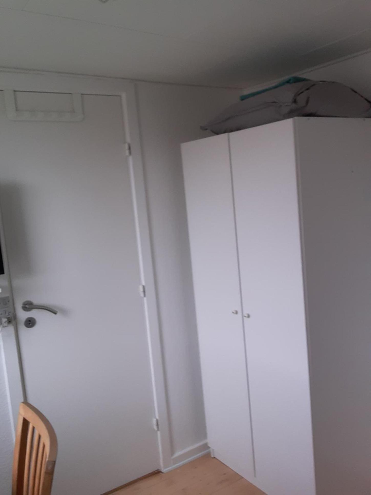 Single Room with Shared Bathroom photo 2