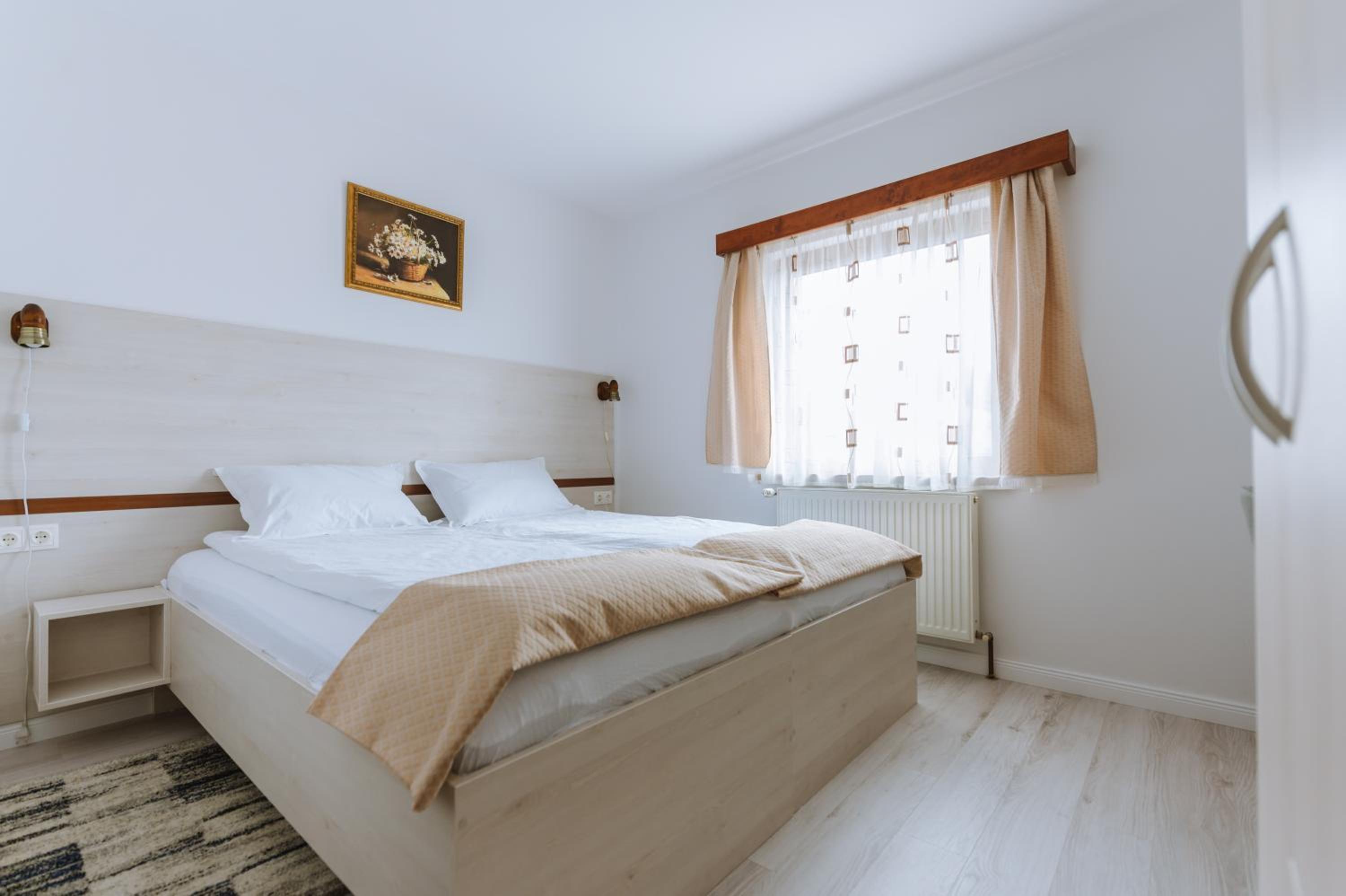 Double or Twin Room - Photo 6