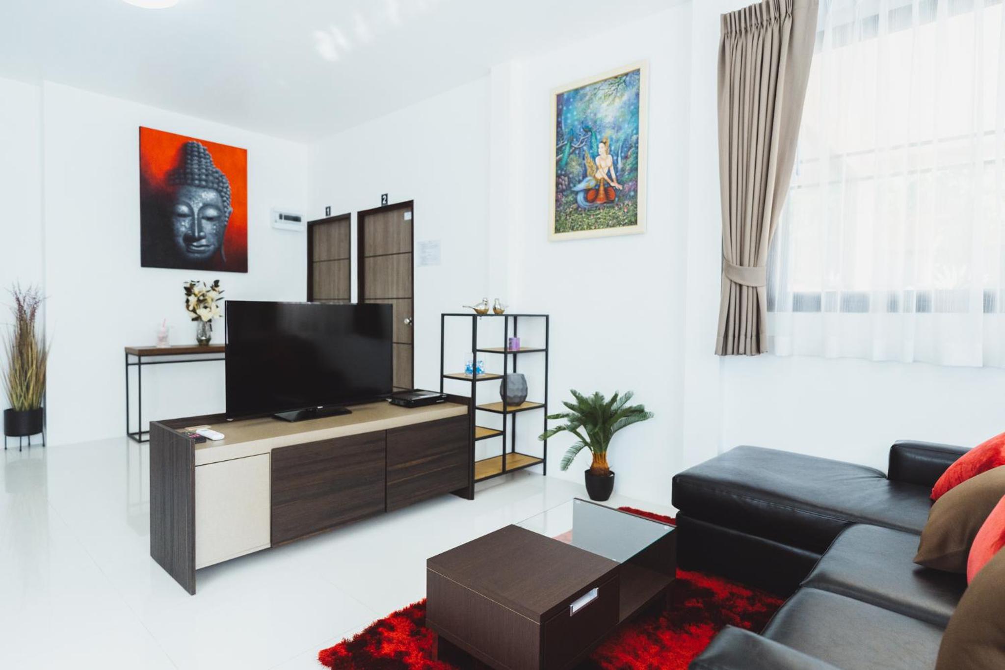 Two-Bedroom House - Photo 2