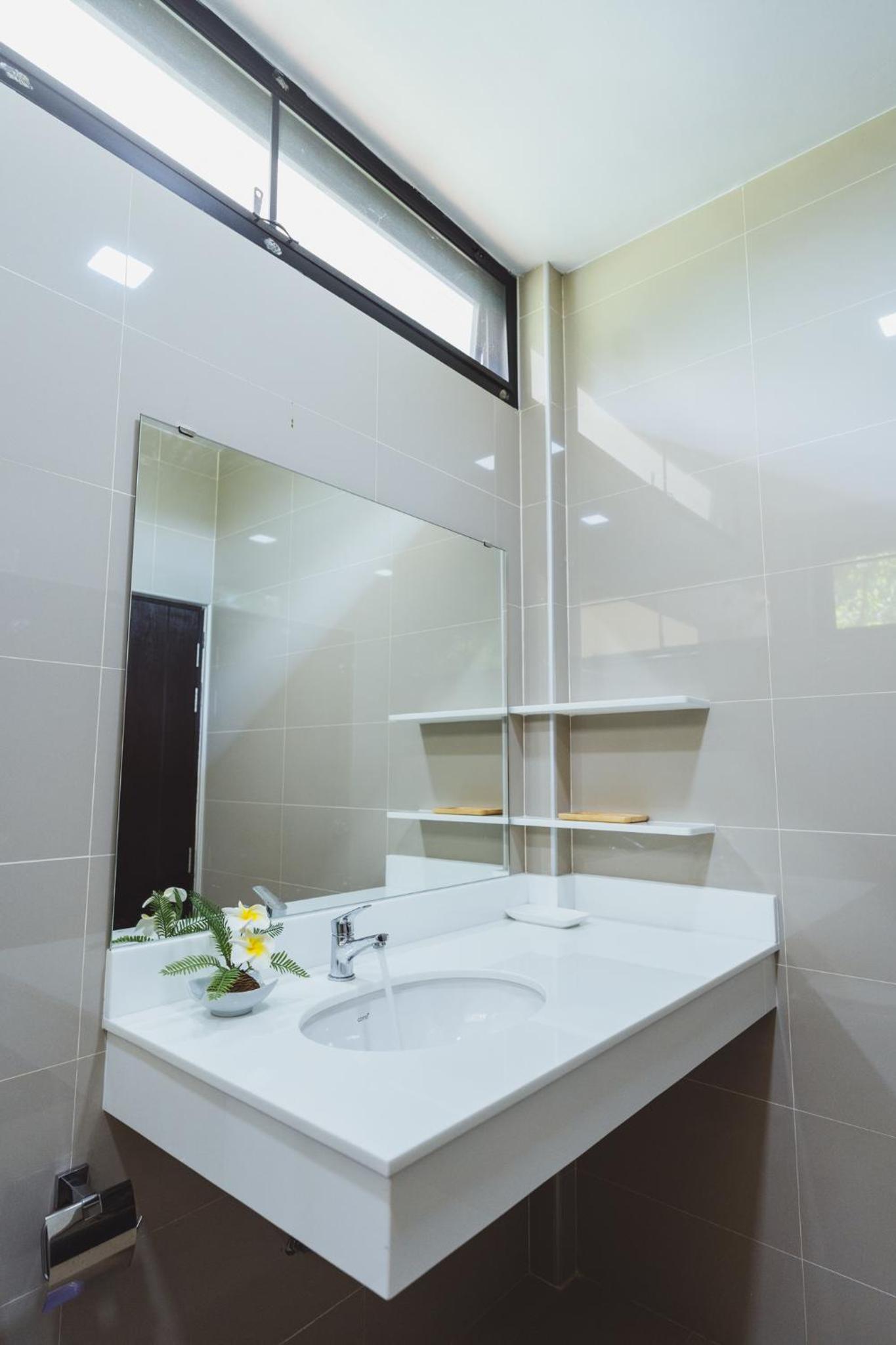 Two-Bedroom House - Photo 3
