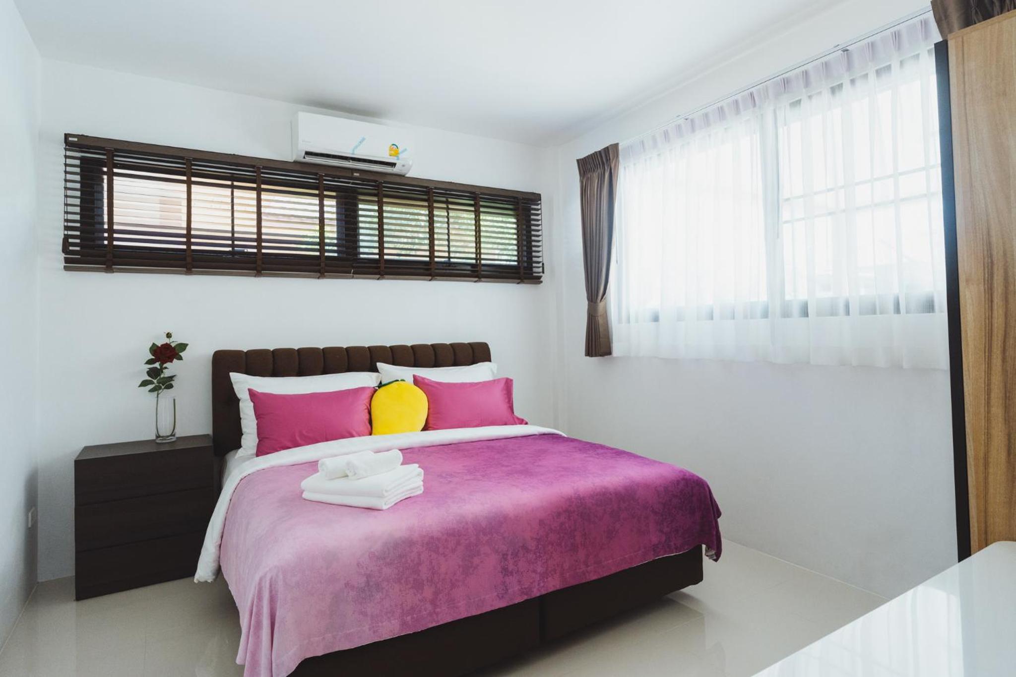 Two-Bedroom House - Photo 5