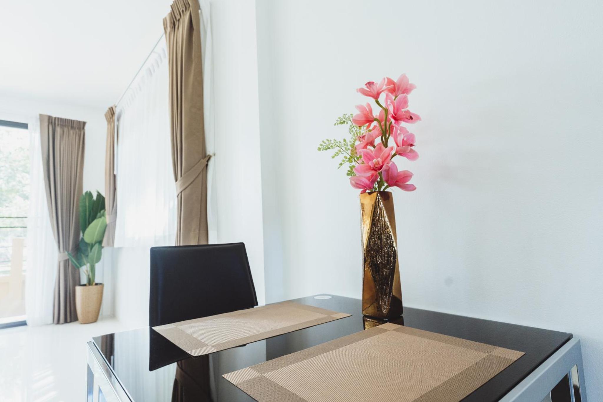 Two-Bedroom House - Photo 6