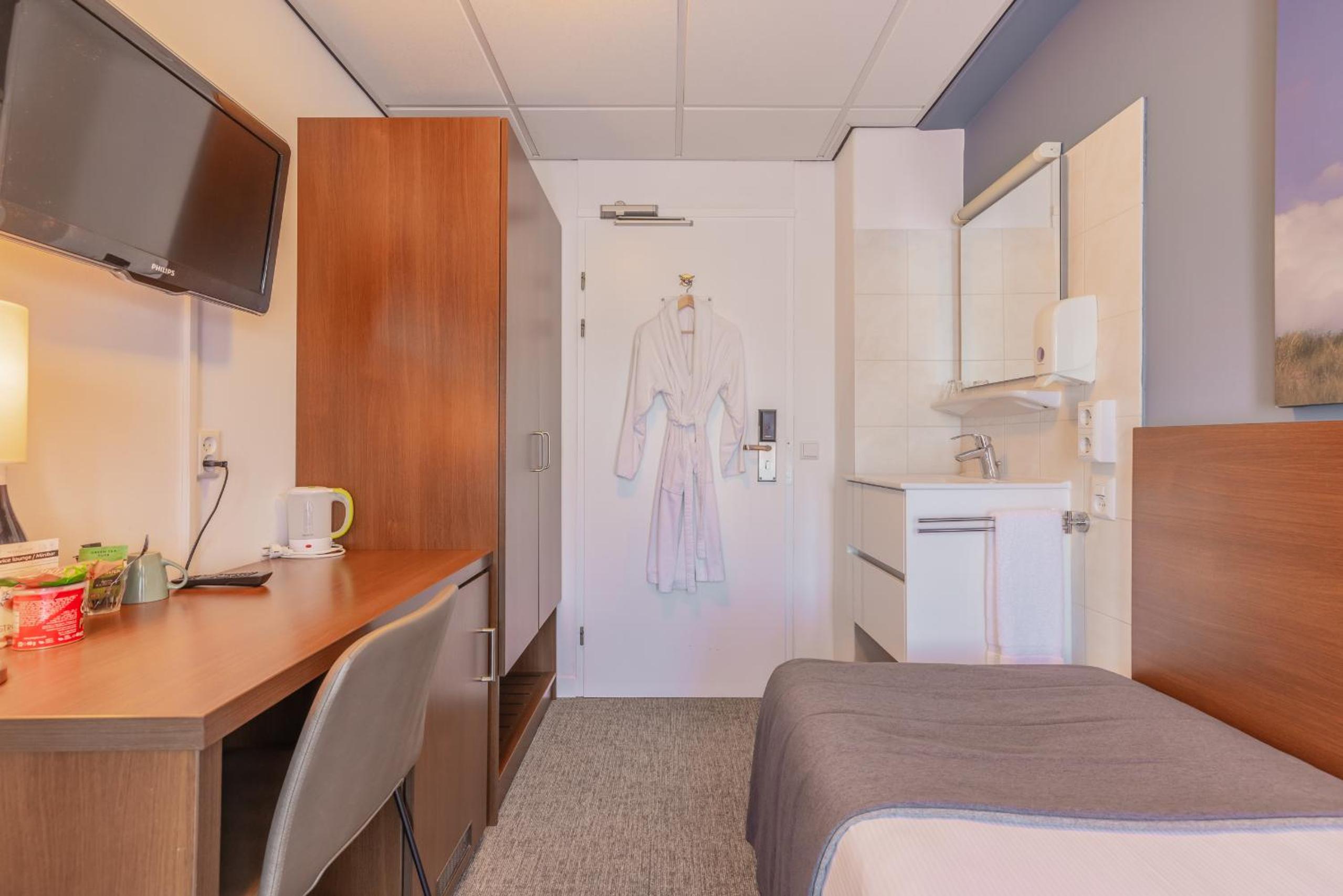 Single Room with Private External Bathroom photo 3