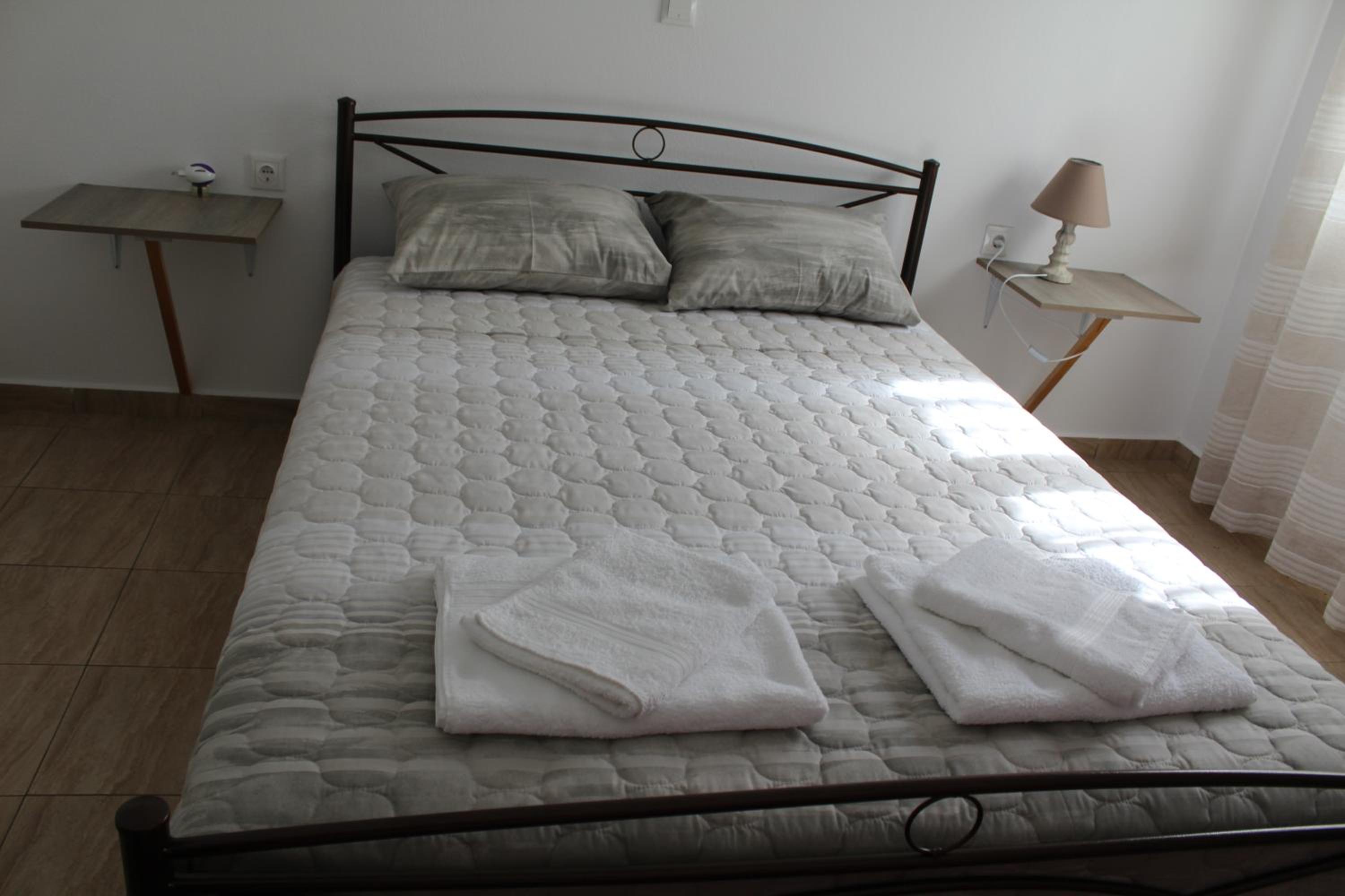 Double Room with Private Bathroom - Photo 1