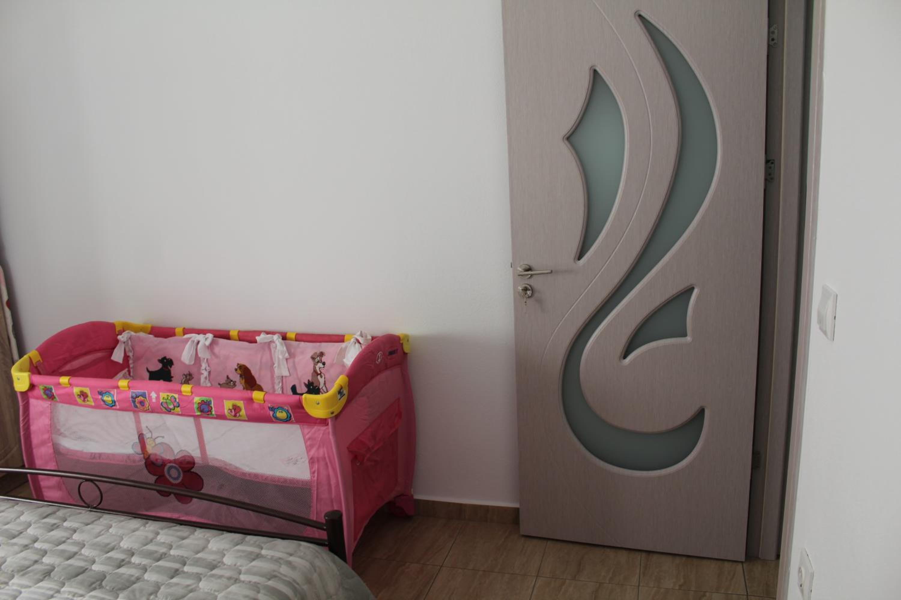 Double Room with Private Bathroom - Photo 2