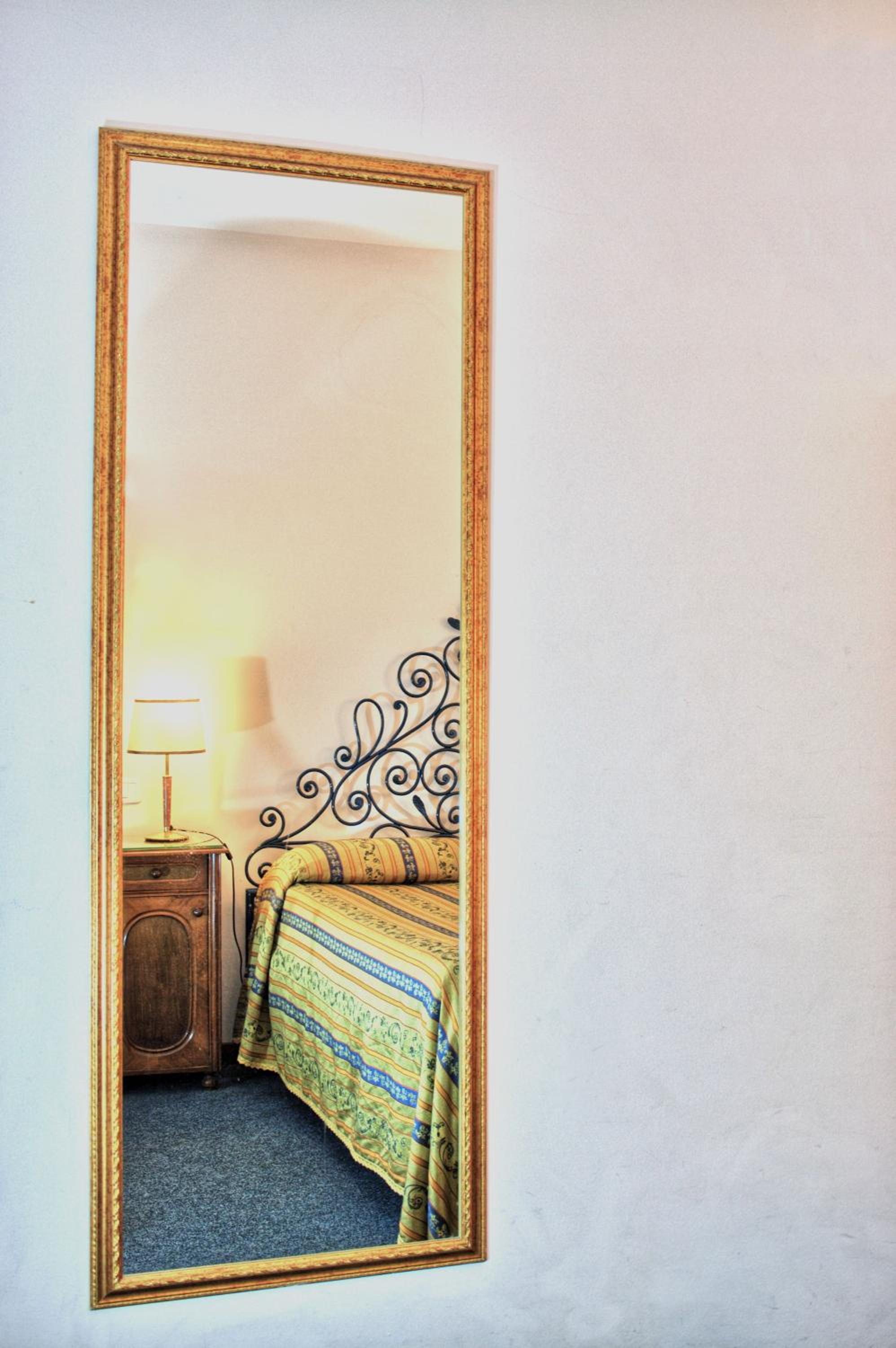 Double or Twin Room - Photo 5